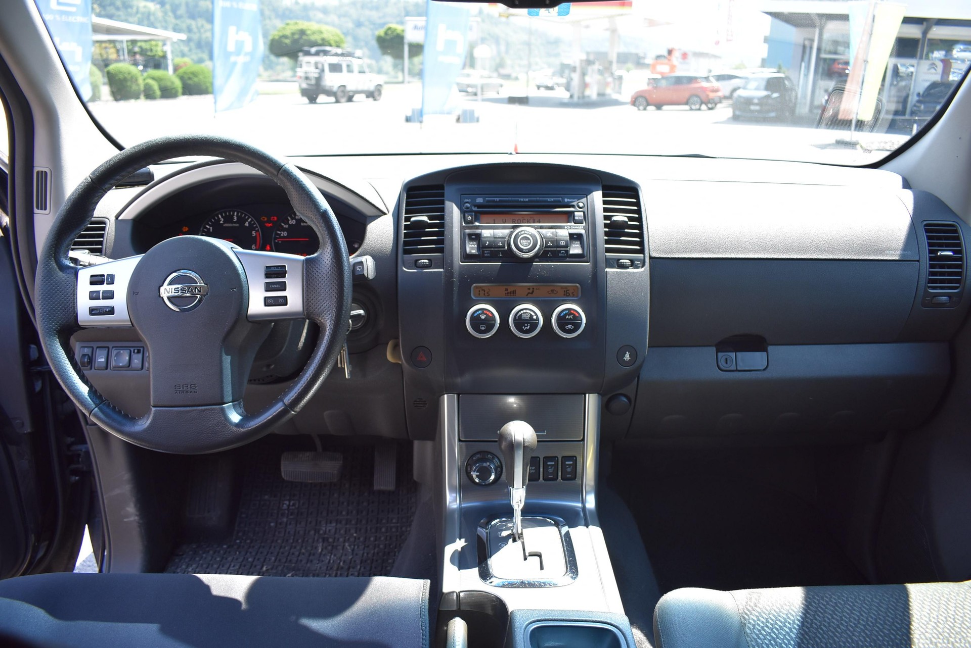 NISSAN Pathfinder 2.5 dCi Platinum-image-11