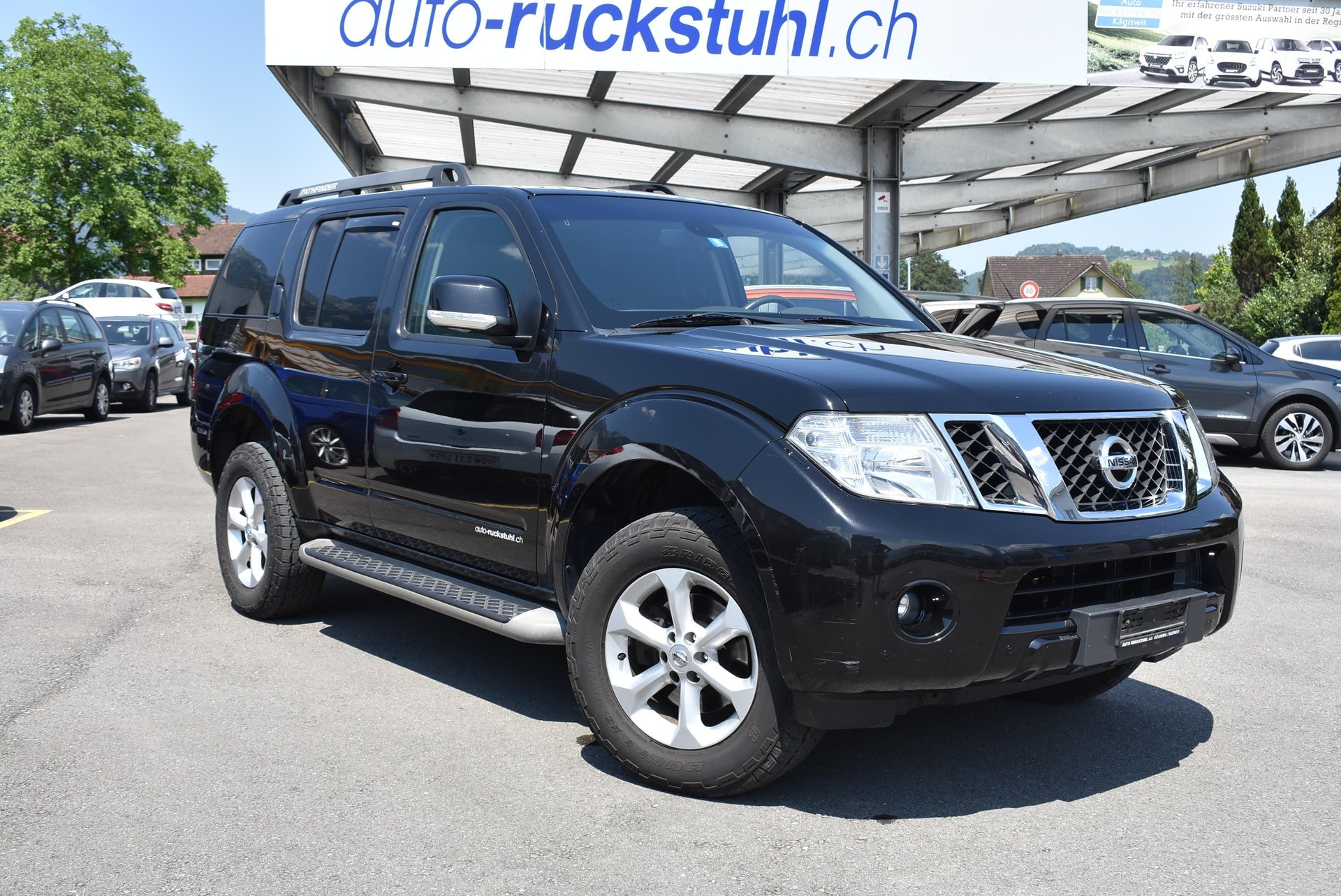 NISSAN Pathfinder 2.5 dCi Platinum-image-0