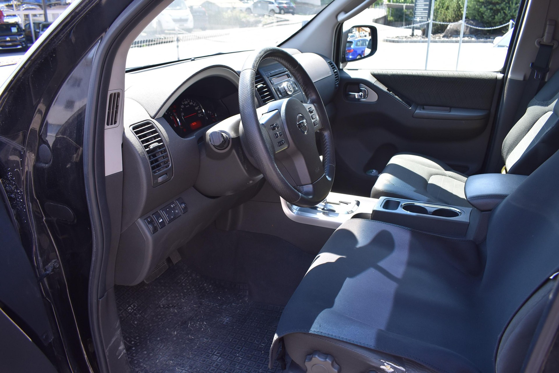 NISSAN Pathfinder 2.5 dCi Platinum-image-7