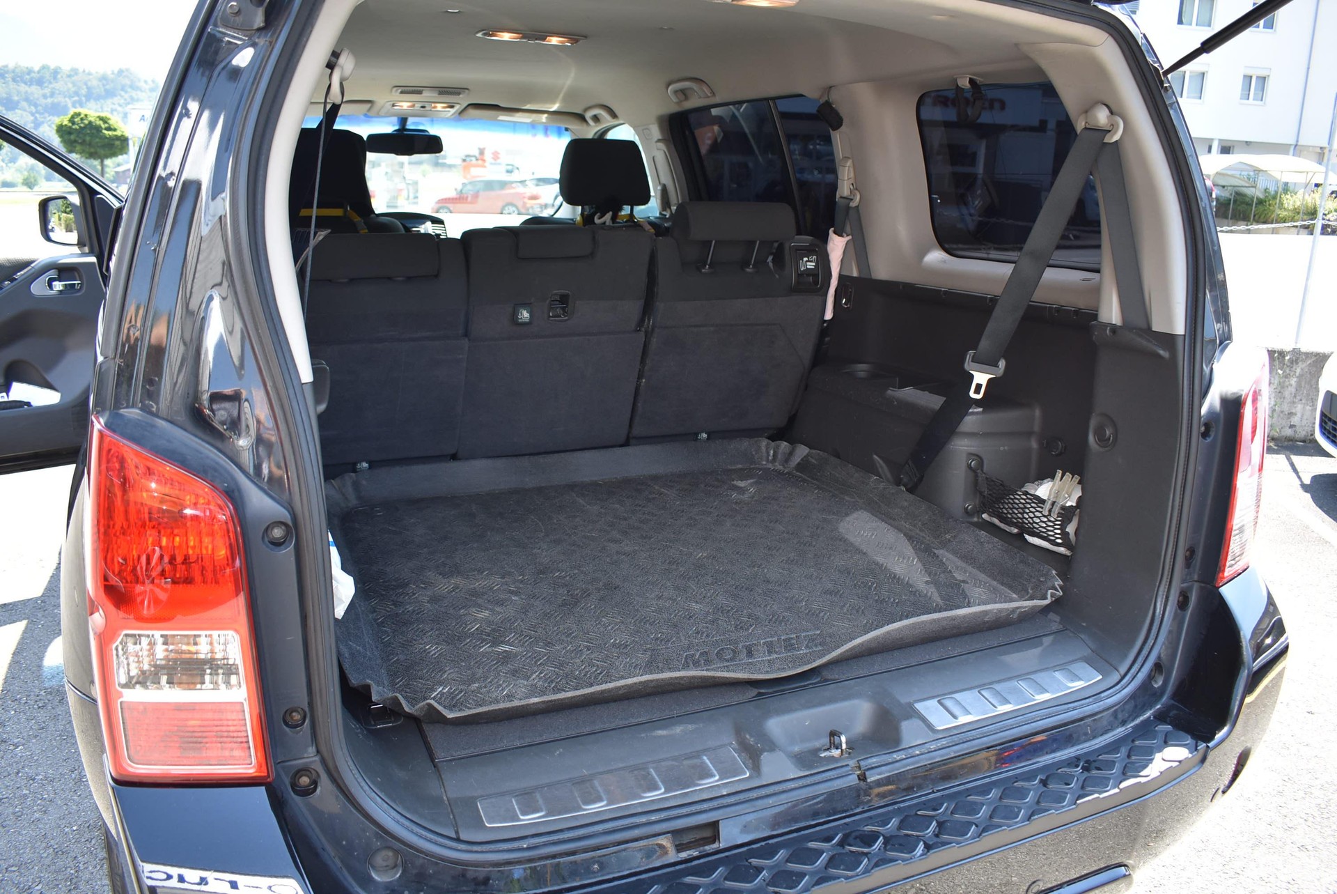 NISSAN Pathfinder 2.5 dCi Platinum-image-13