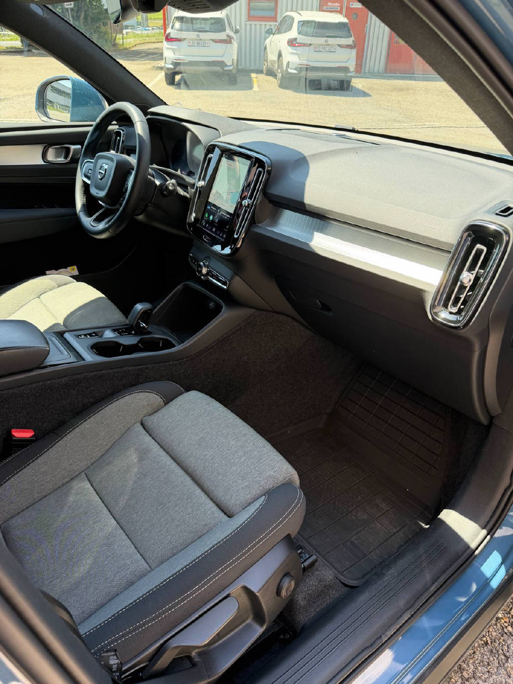 VOLVO XC40 2.0 B3 MH Core-image-14