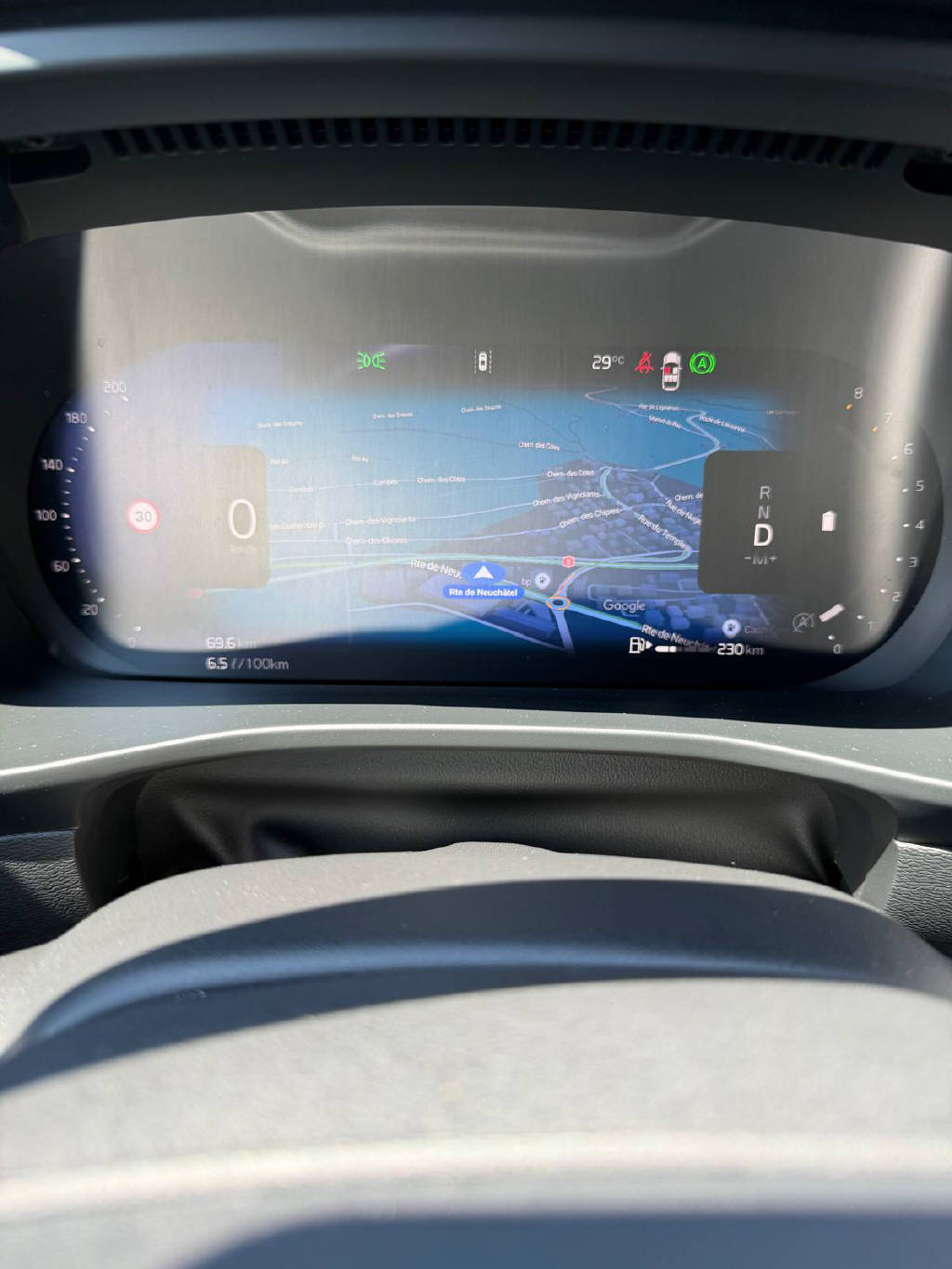 VOLVO XC40 2.0 B3 MH Core-image-11