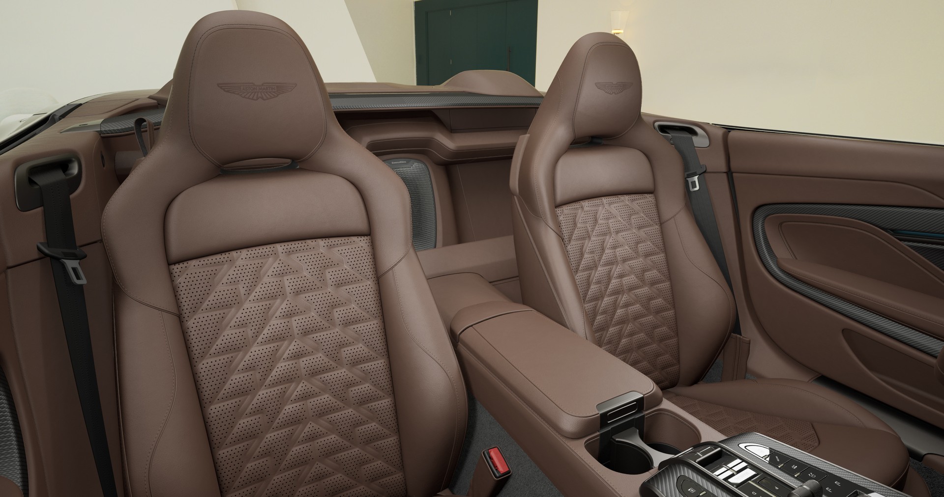 ASTON MARTIN Volante-image-9