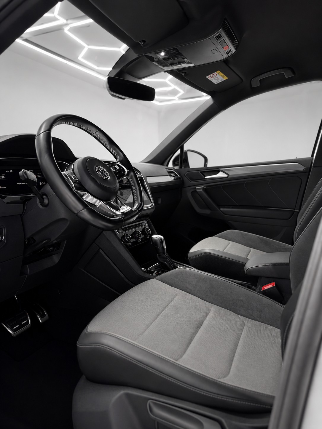 VW Tiguan 2.0TSI Highline 4Motion DSG-image-4