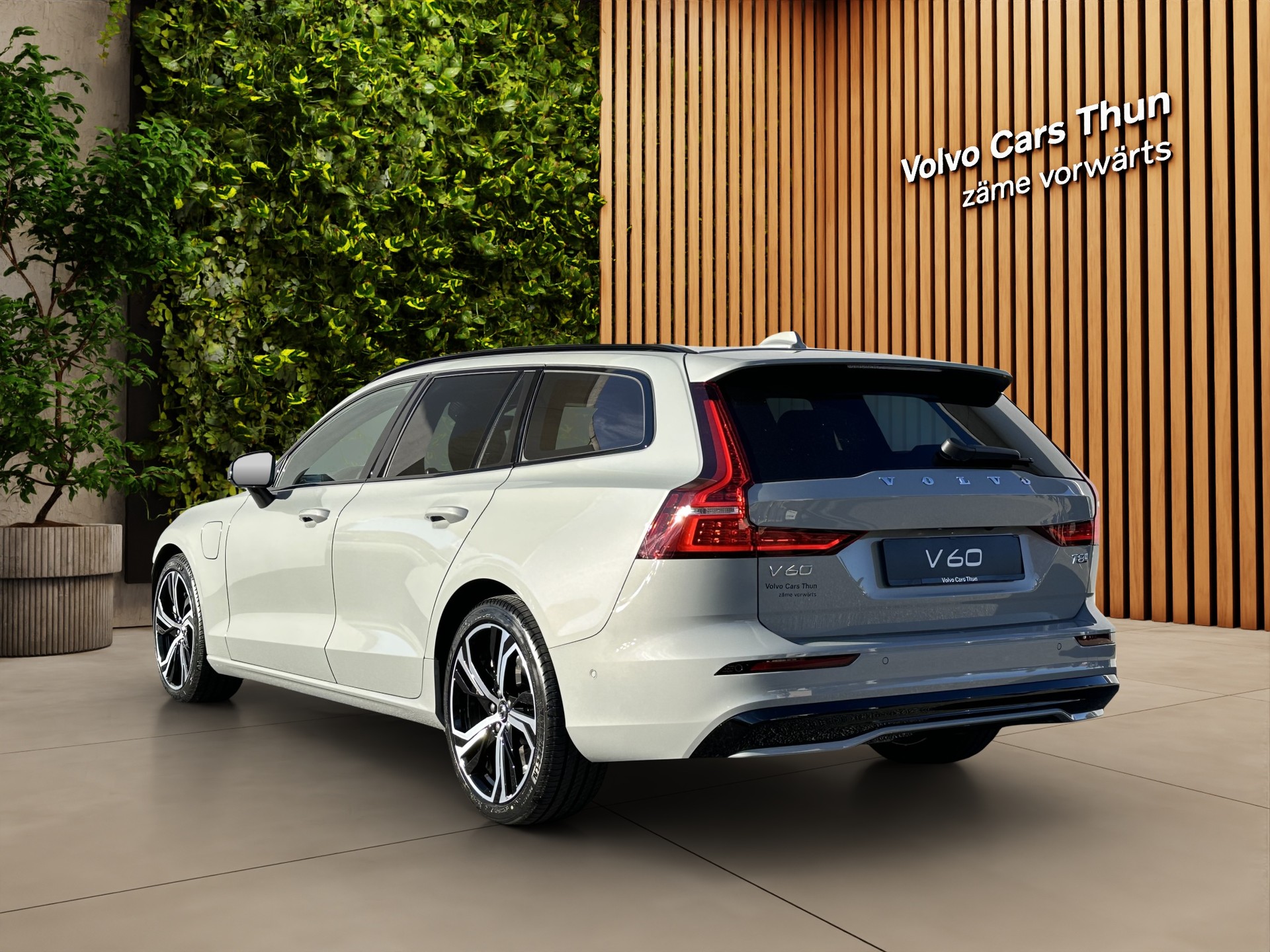 VOLVO V60 2.0 T8 TE Ultra Dark eAWD-image-5