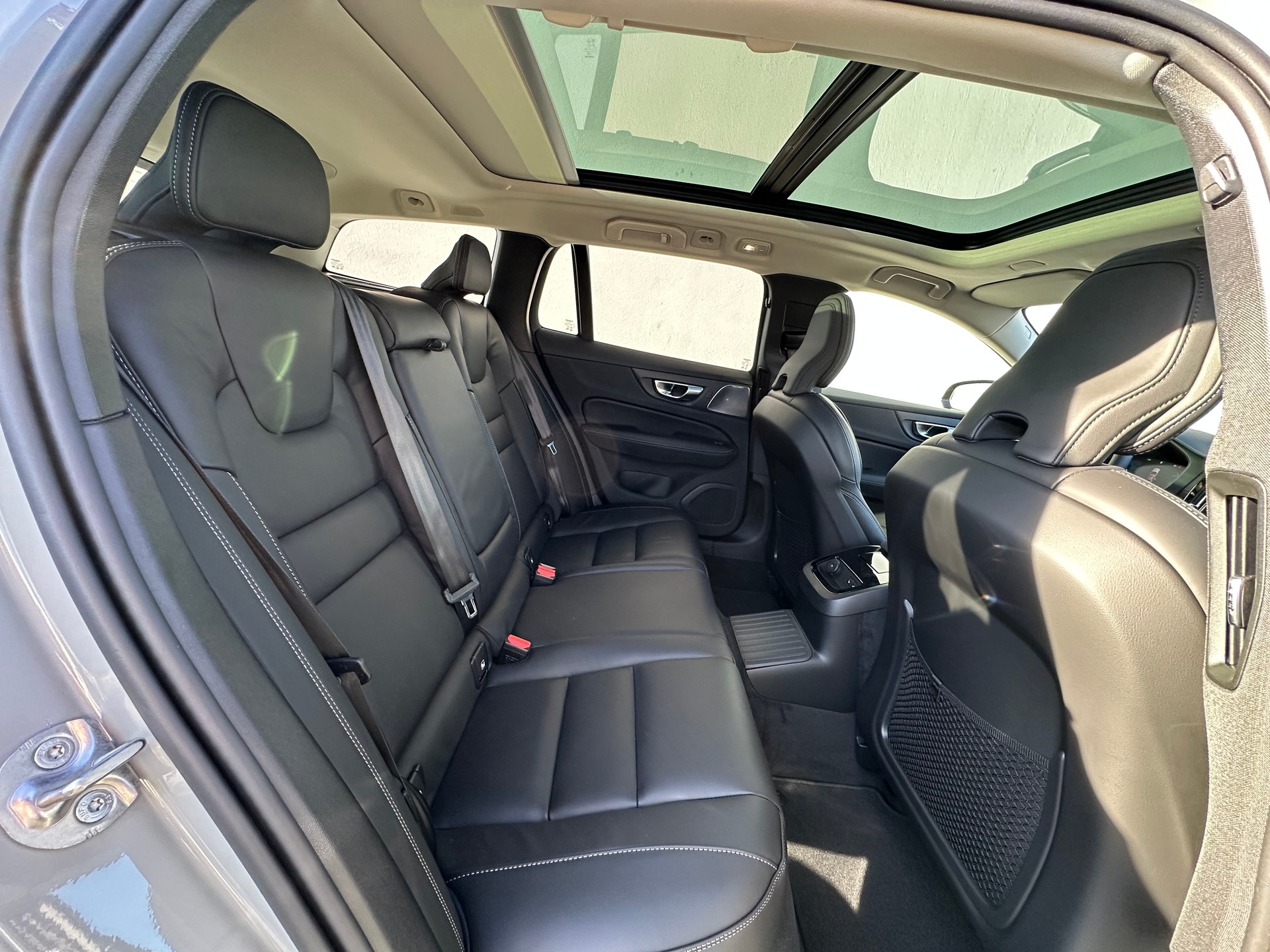 VOLVO V60 2.0 T8 TE Ultra Dark eAWD-image-13