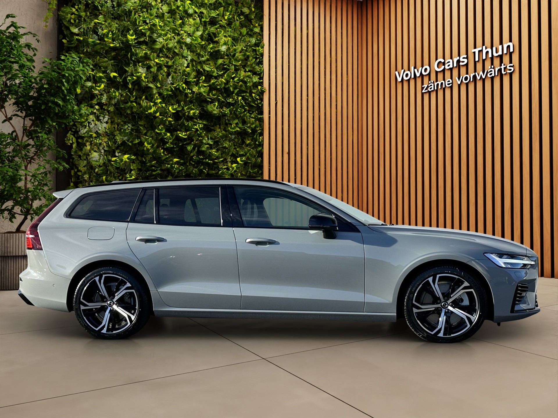 VOLVO V60 2.0 T8 TE Ultra Dark eAWD-image-3