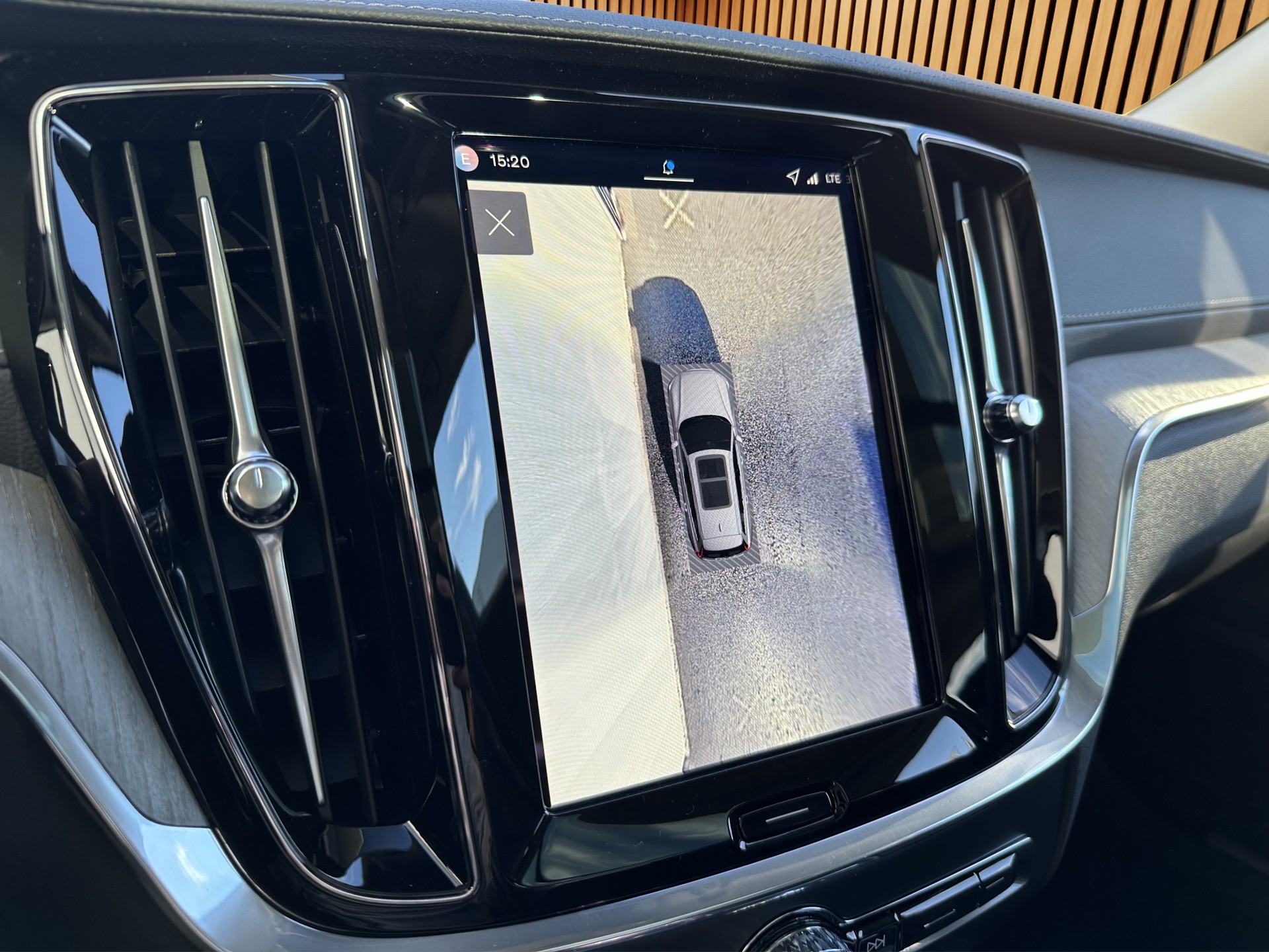 VOLVO V60 2.0 T8 TE Ultra Dark eAWD-image-11