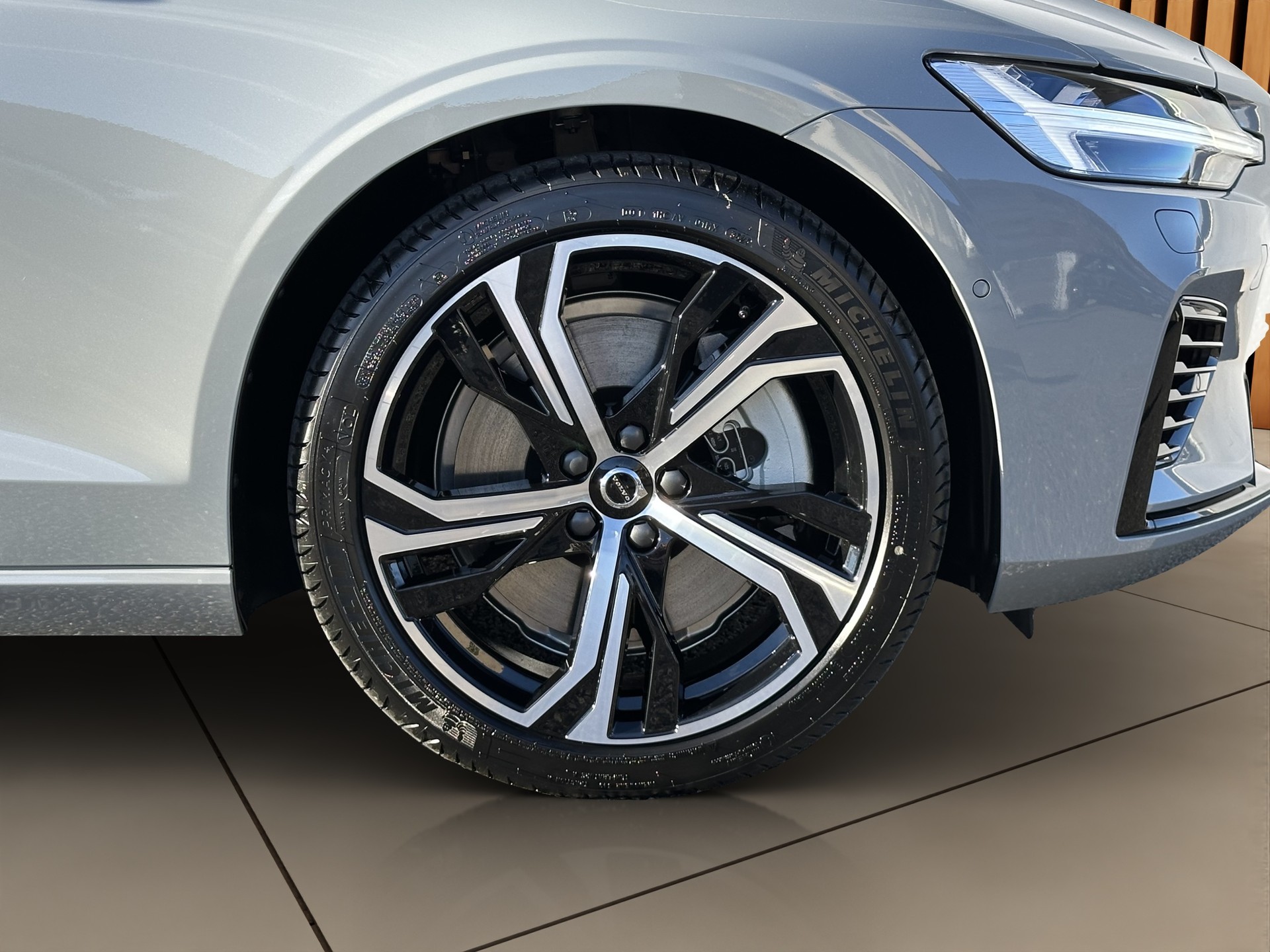 VOLVO V60 2.0 T8 TE Ultra Dark eAWD-image-7