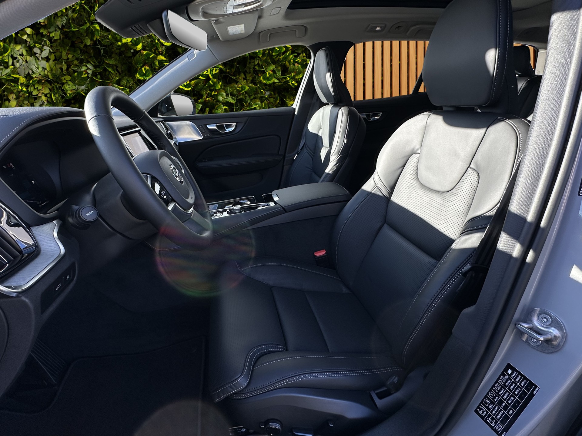 VOLVO V60 2.0 T8 TE Ultra Dark eAWD-image-9