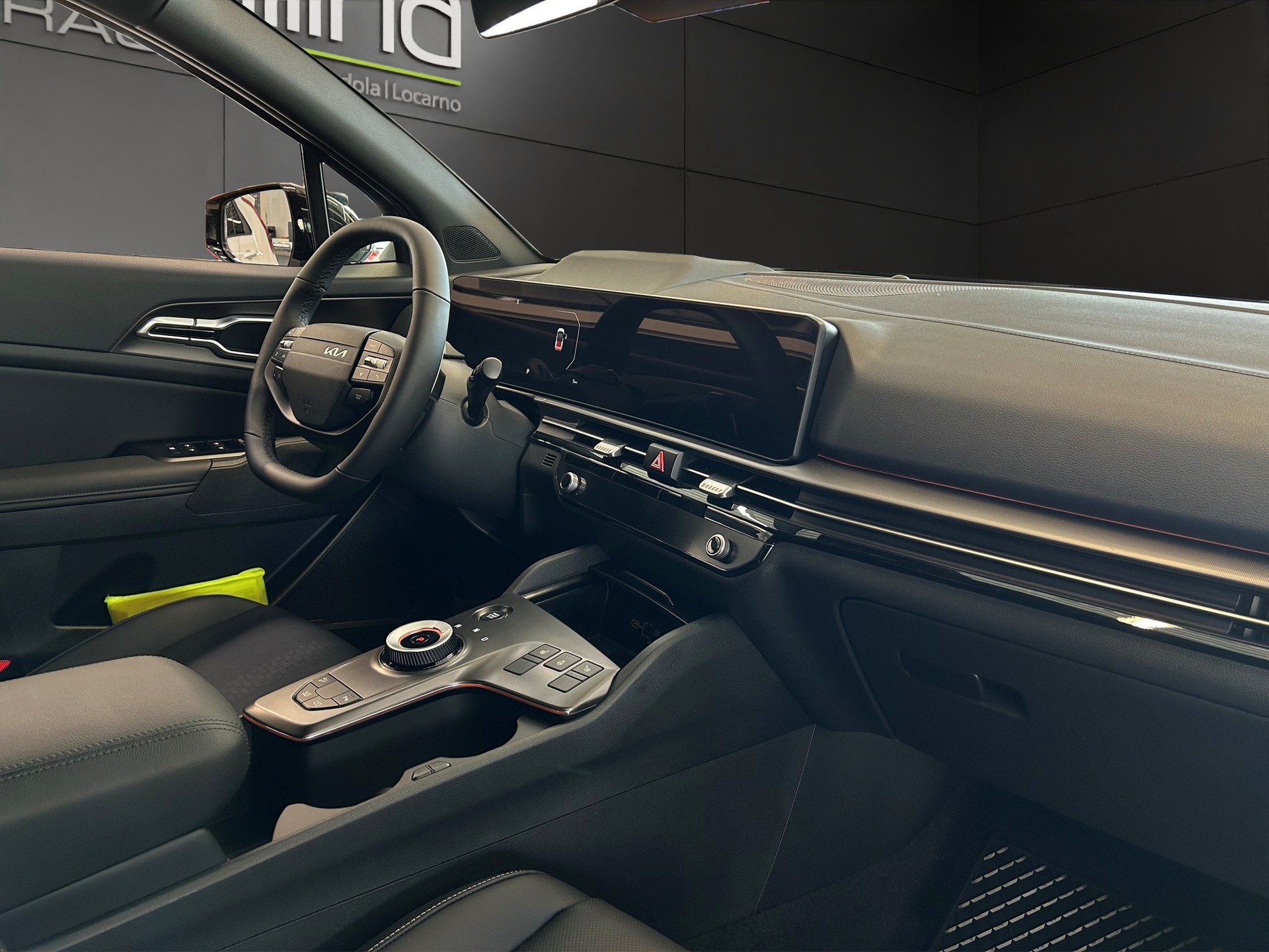 KIA Sportage 1.6 T-GDi Hybrid Black Edition-image-8
