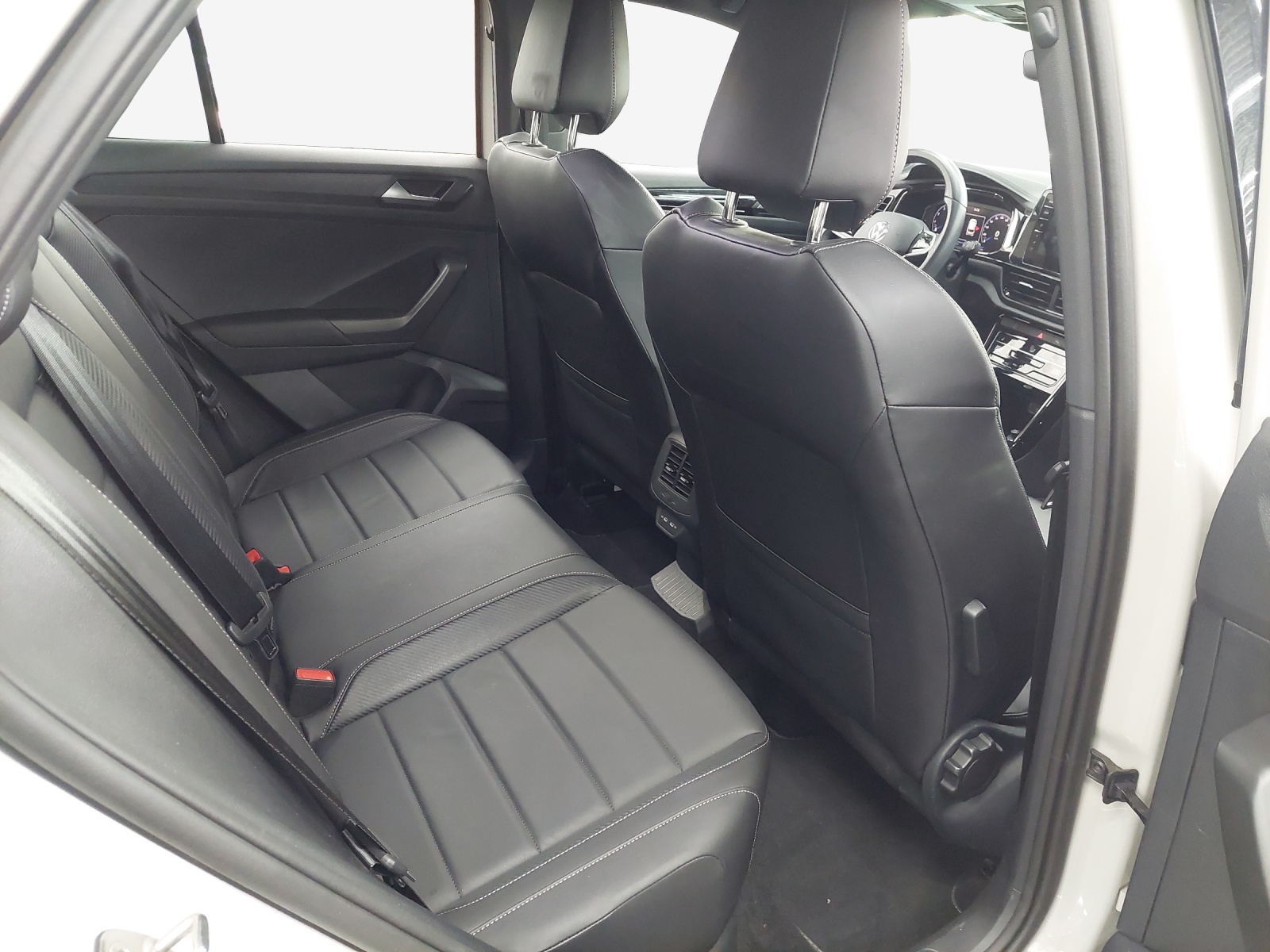 VW T-Roc 2.0 TSI R-Line DSG 4Motion-image-13