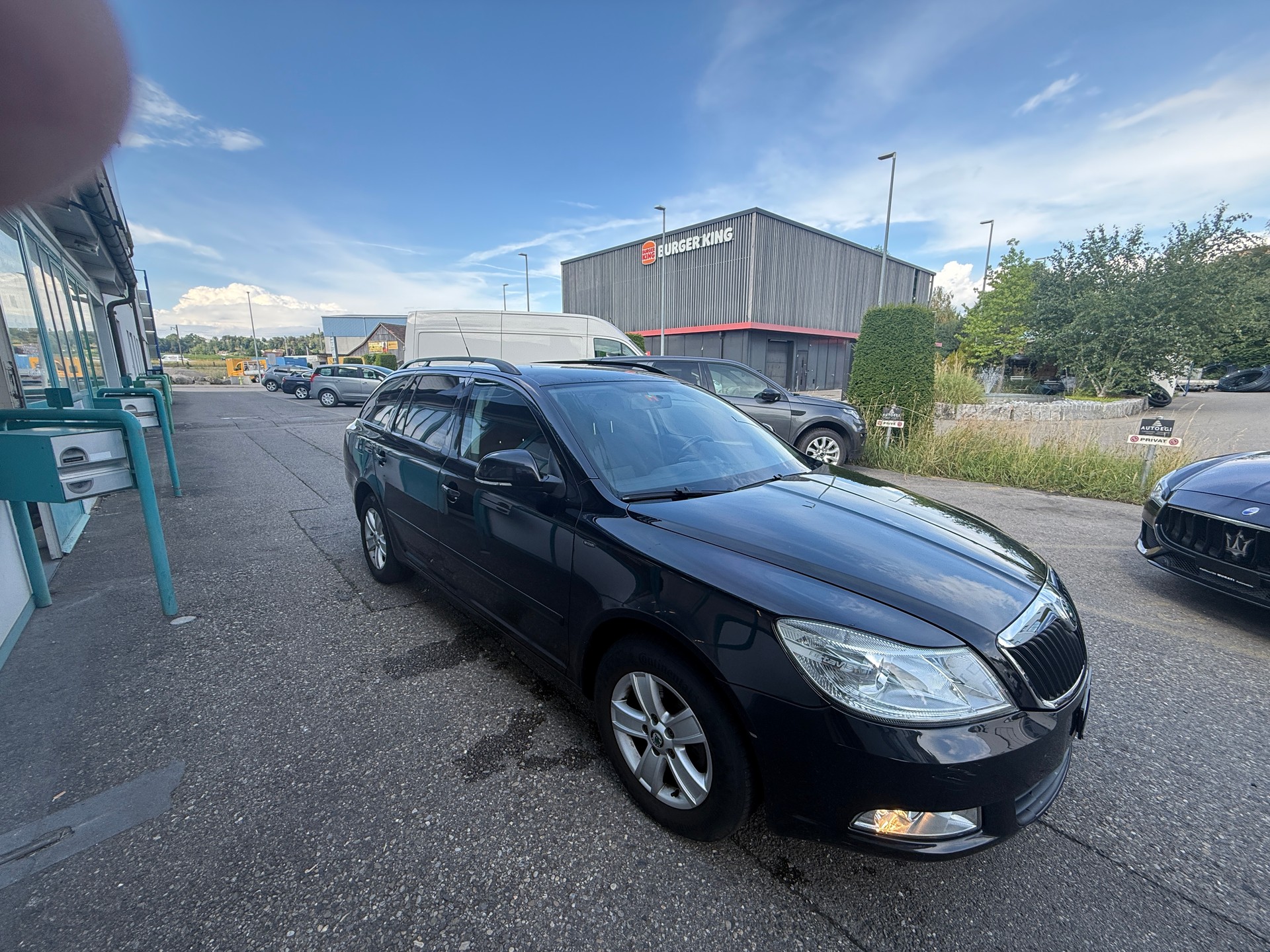 SKODA Octavia Combi 1.8 TSI 50Years 4x4-image-6