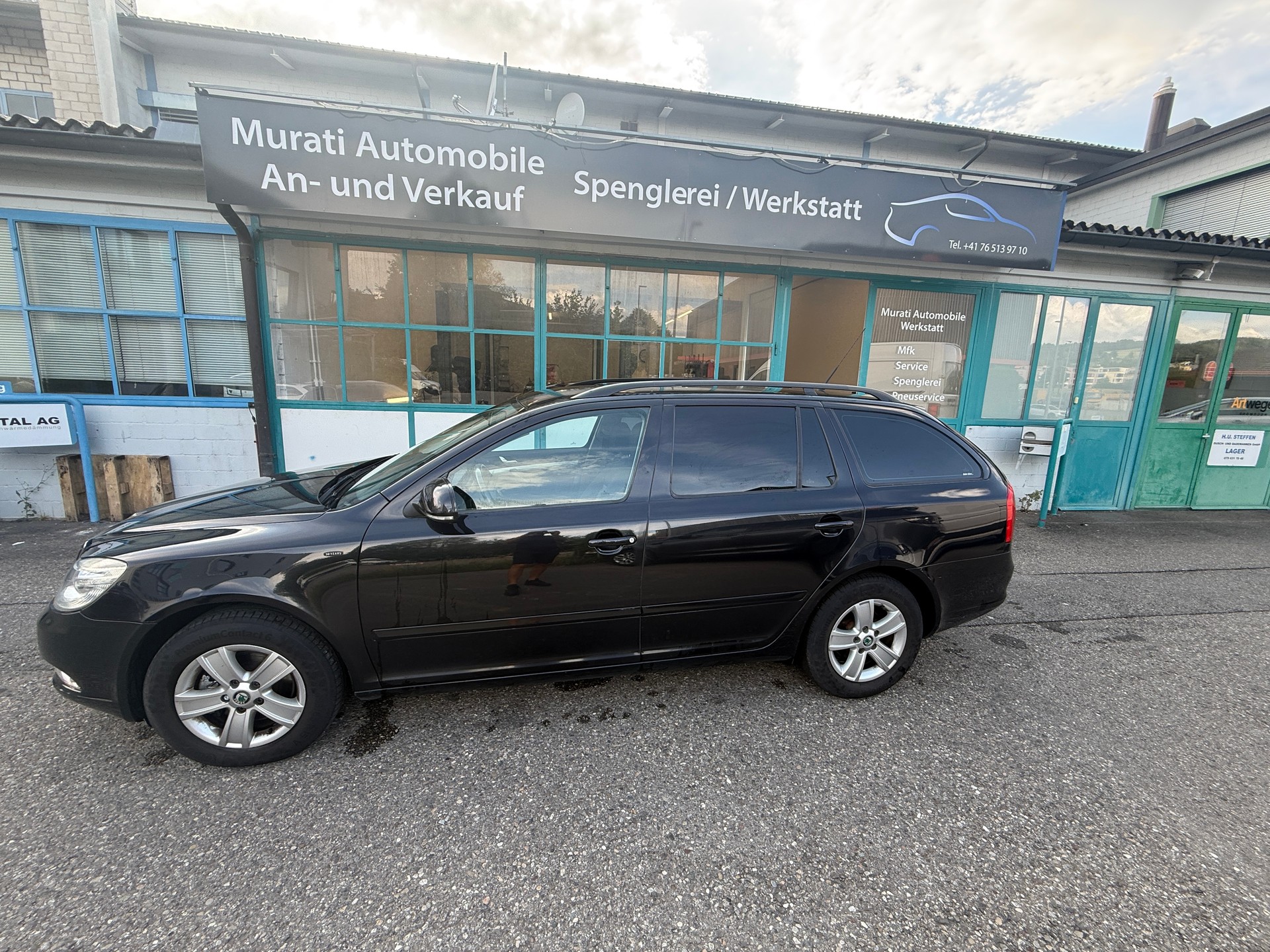 SKODA Octavia Combi 1.8 TSI 50Years 4x4-image-2