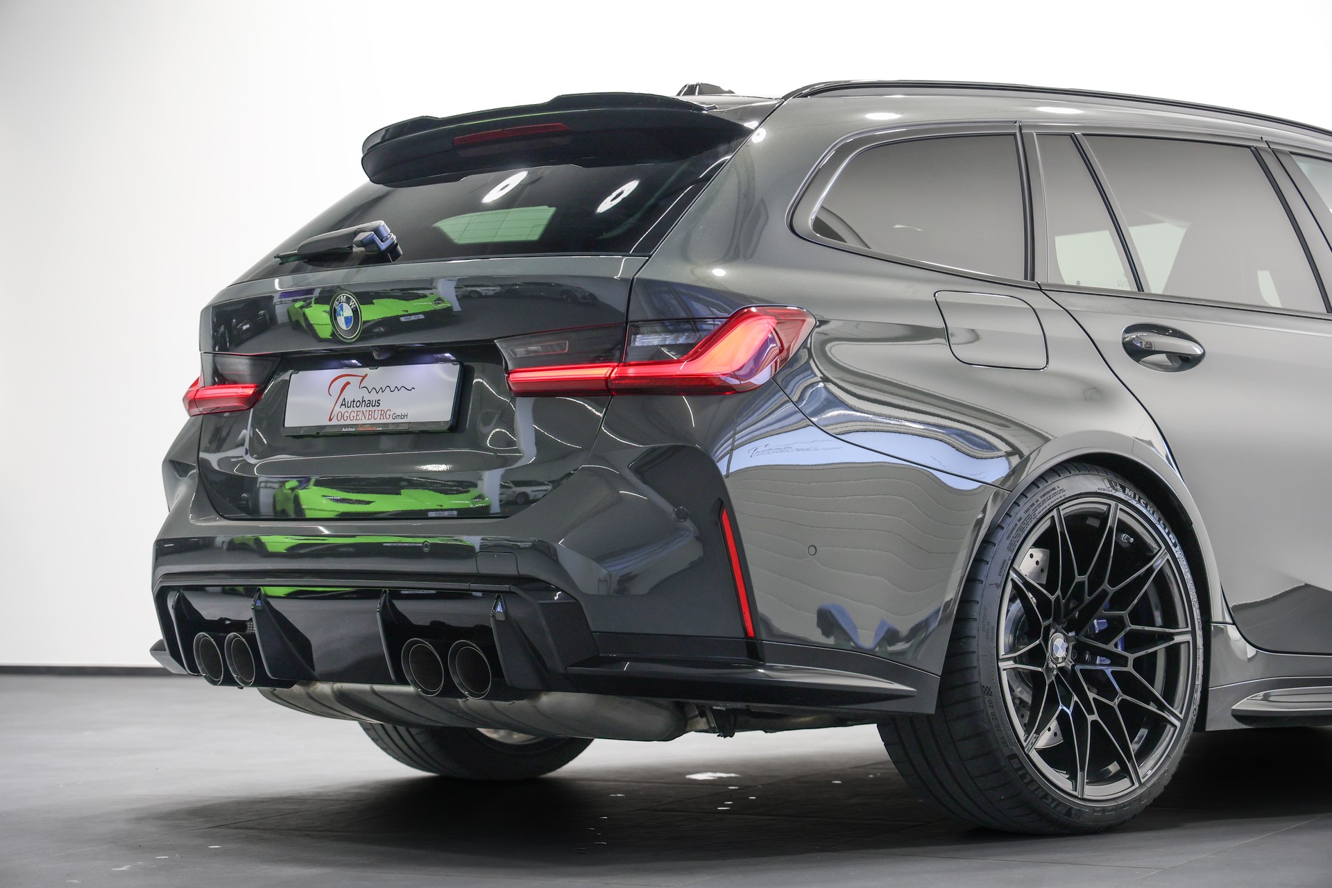 BMW M3 Touring xDrive Competition M LCI *Werksgarantie bis 07.2028*Individual Dravitgrau*Carbonschalensitze*-image-13