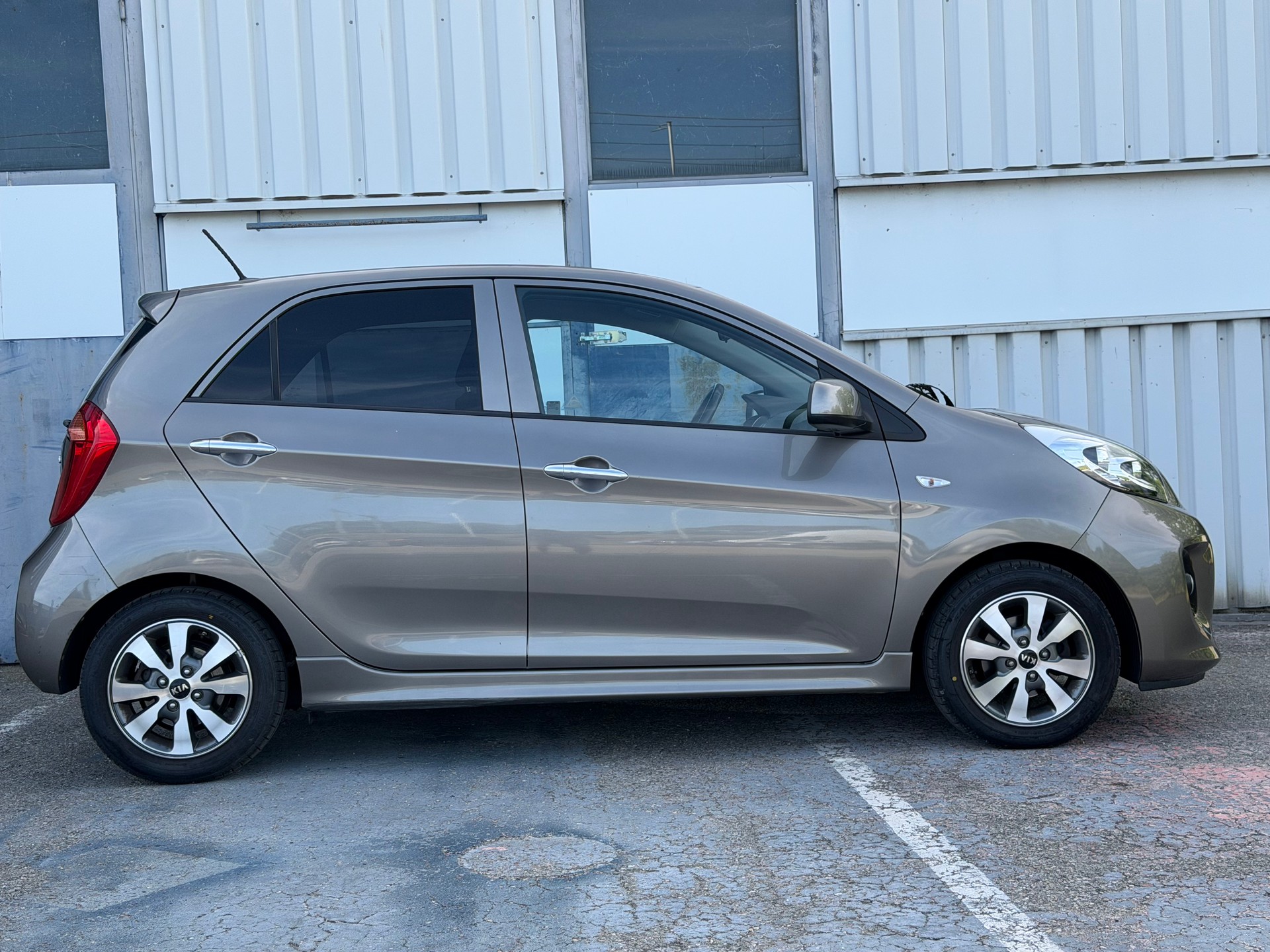 KIA Picanto 1.2 CVVT Trend-image-1