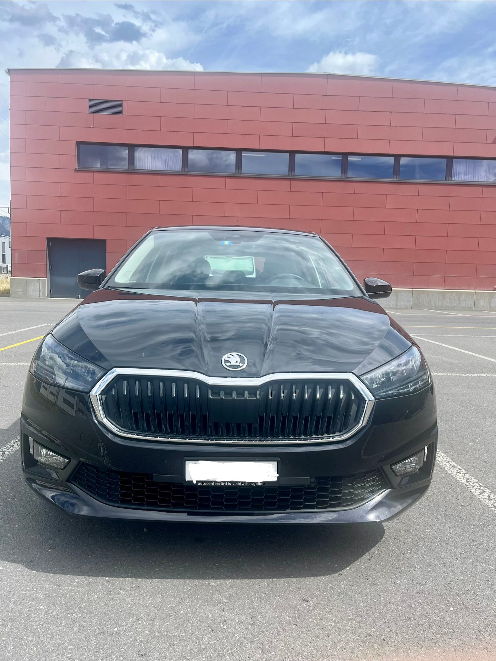 SKODA 1.0 MPI Essence-image-1