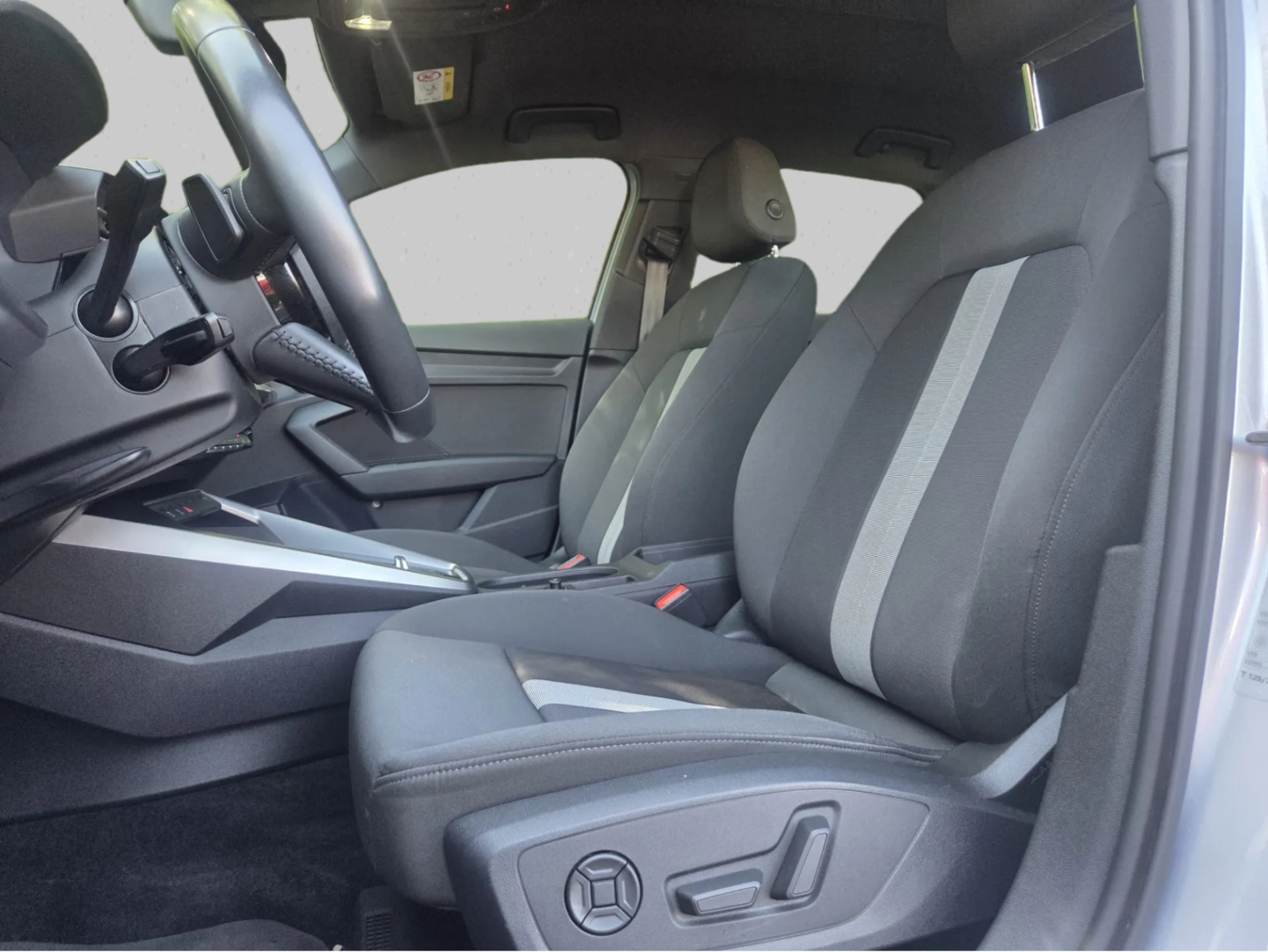 AUDI A3 Sportback 40 TFSI e advanced S-tronic ** Frish MFK & Service 2026 * Expertise et service du jour 2026 *-image-4