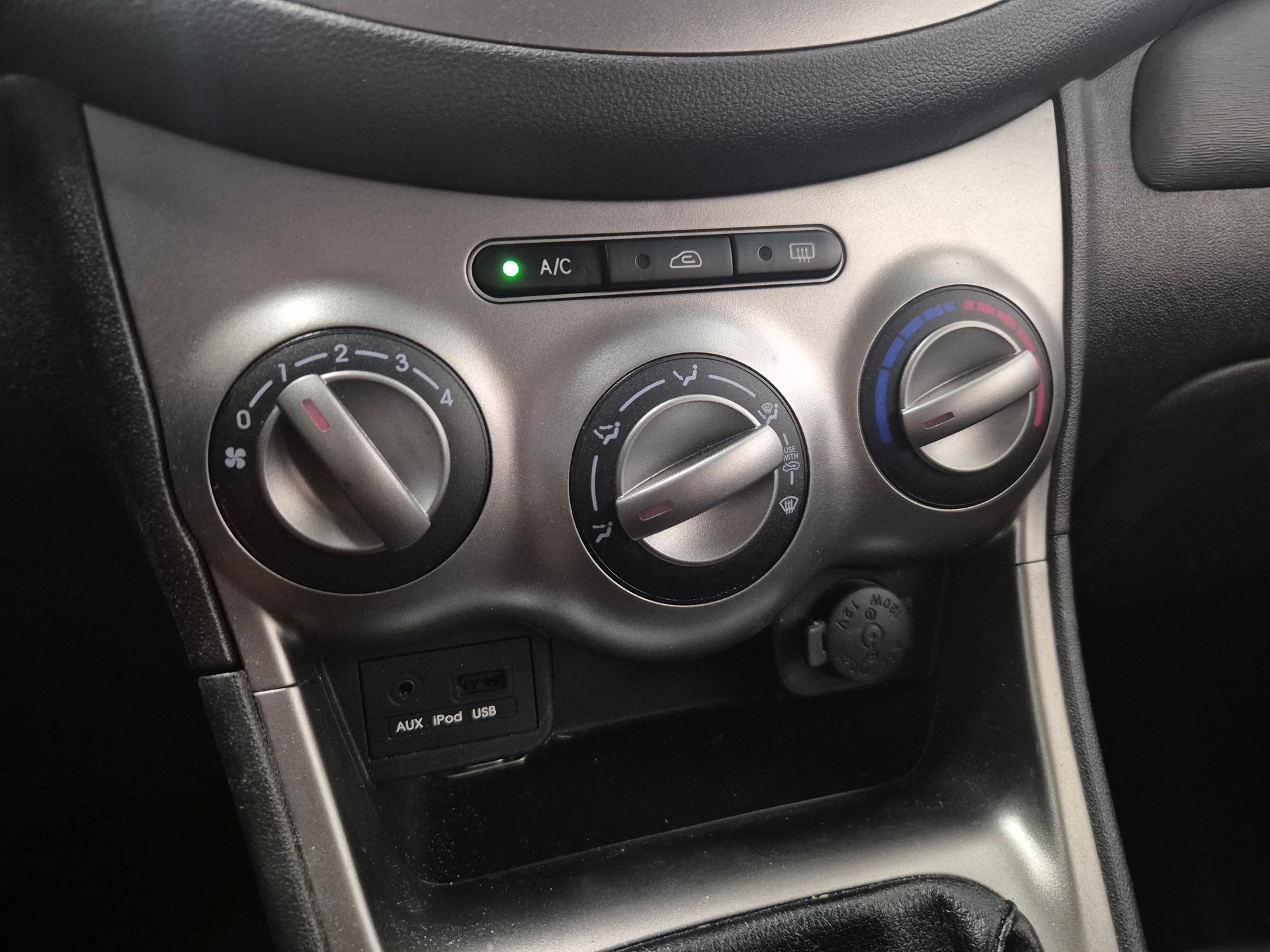 HYUNDAI i10 1.2 Style-image-9