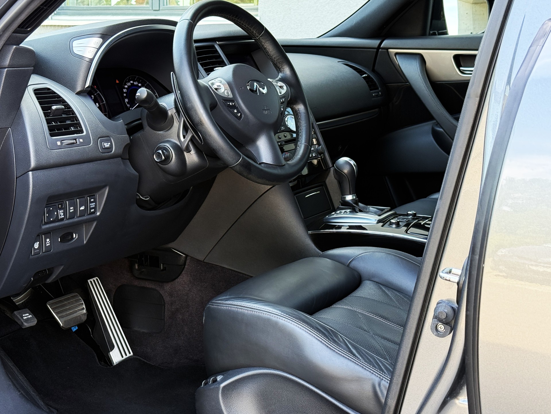INFINITI QX70 3.7 S Premium AWD Automatic - *2.HAND* - *VOLLAUSSTATTUNG* - *8-FACH 21" RÄDER* - *GARANTIE*-image-12