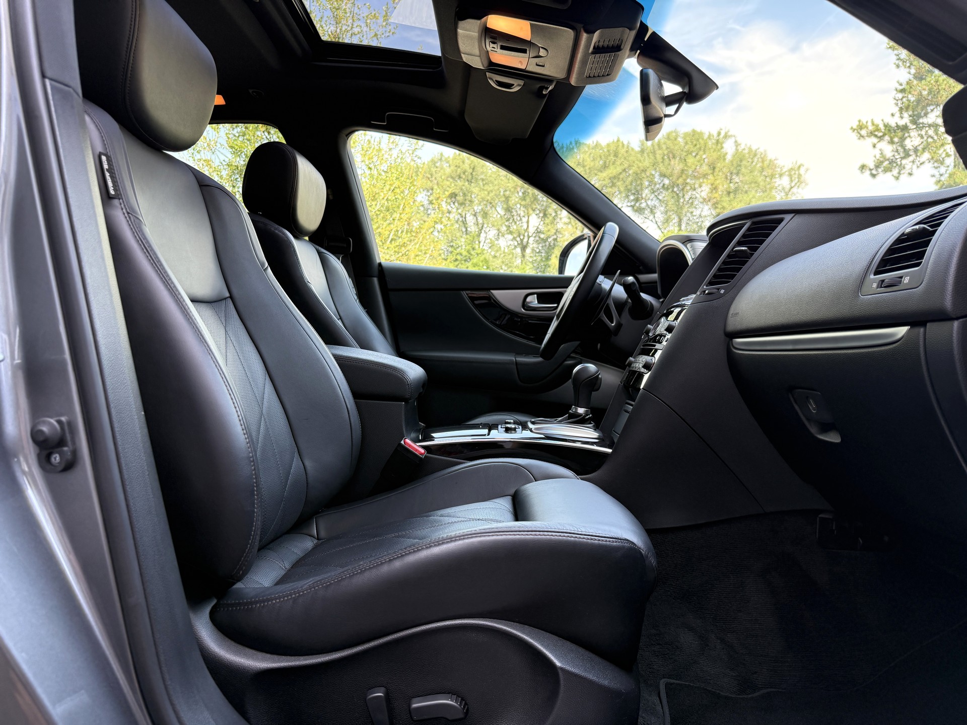 INFINITI QX70 3.7 S Premium AWD Automatic - *2.HAND* - *VOLLAUSSTATTUNG* - *8-FACH 21" RÄDER* - *GARANTIE*-image-16