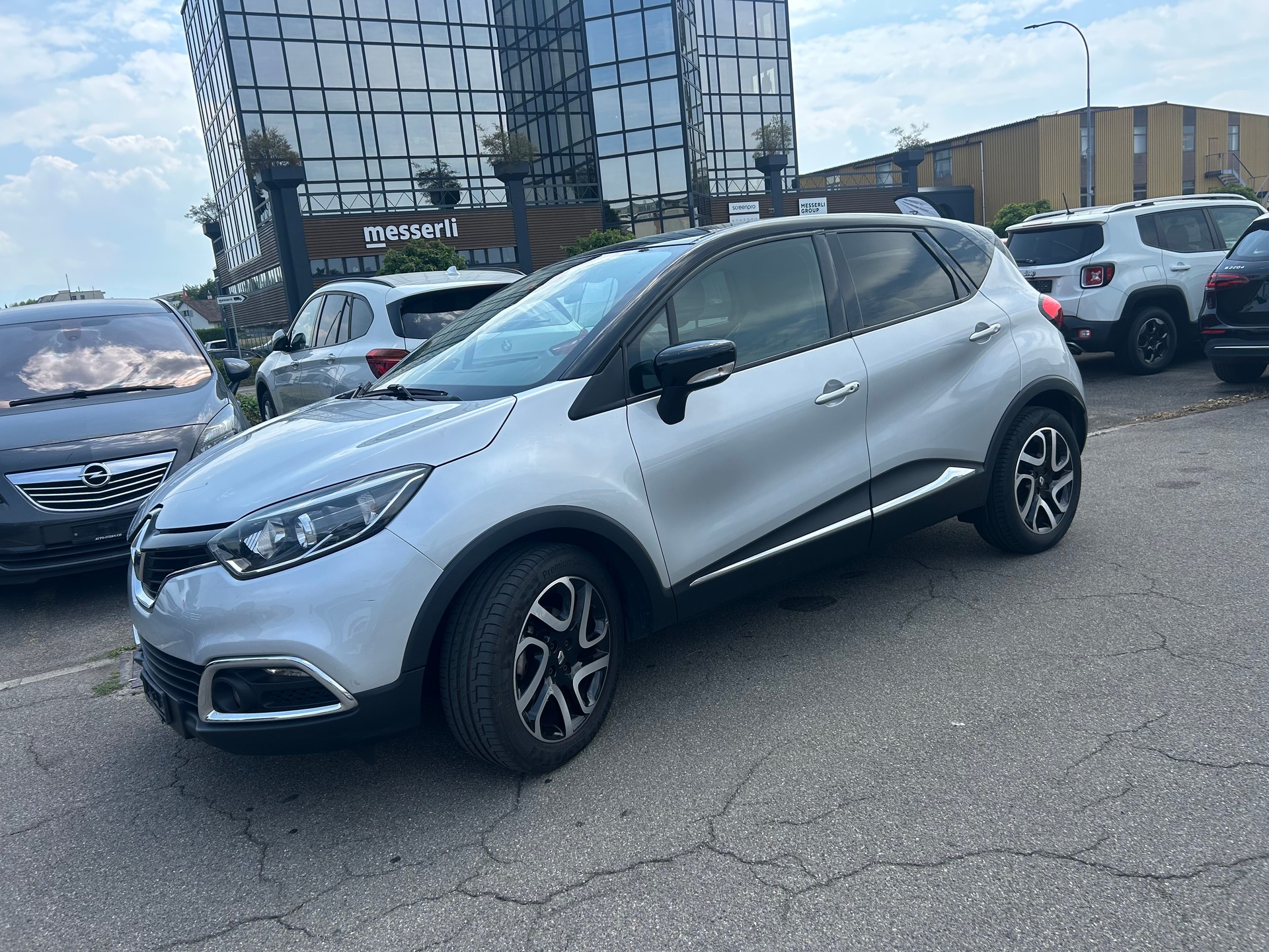 RENAULT Captur 1.2 T 16V Swiss Edition EDC-image-5