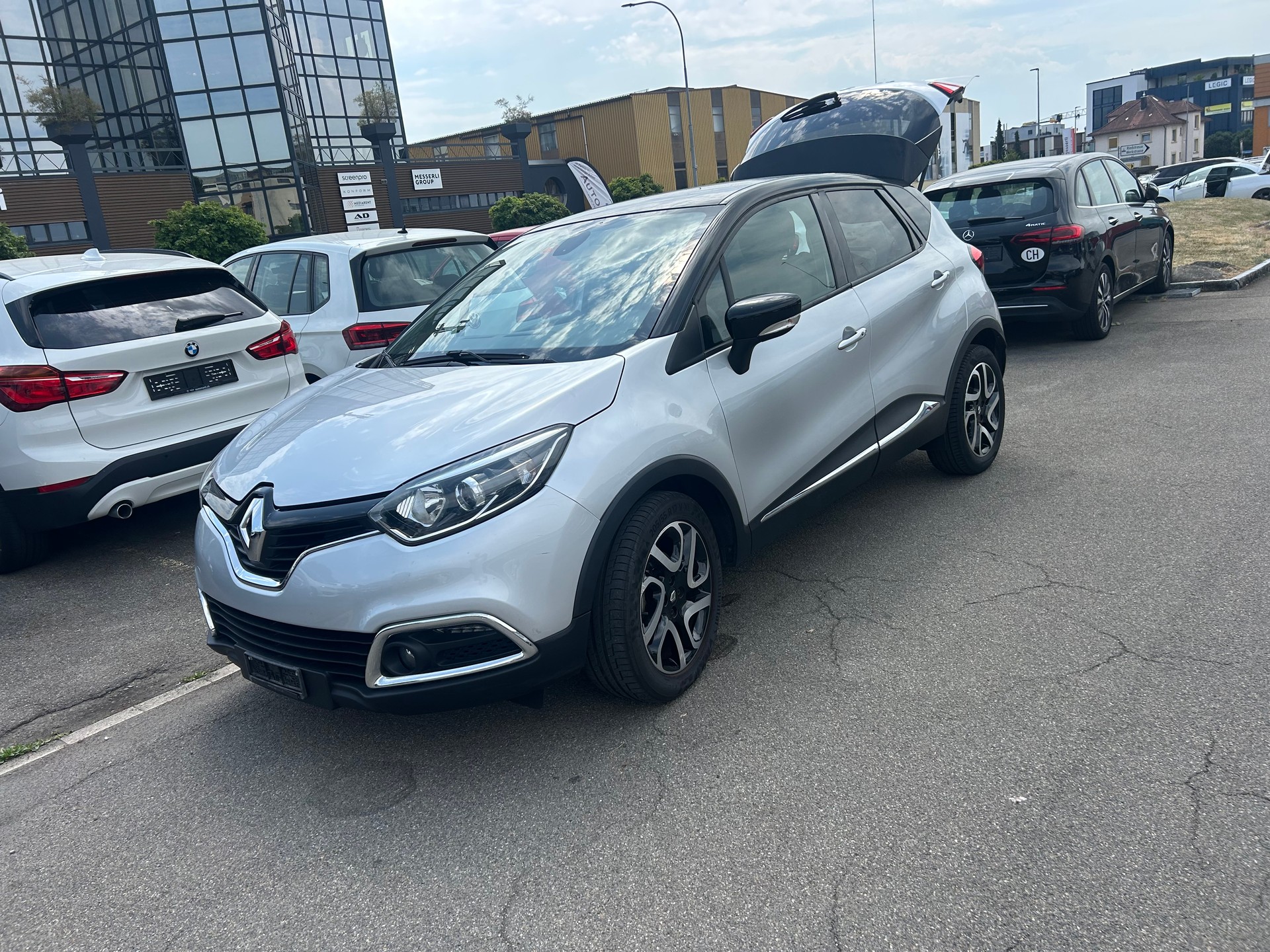 RENAULT Captur 1.2 T 16V Swiss Edition EDC-image-9