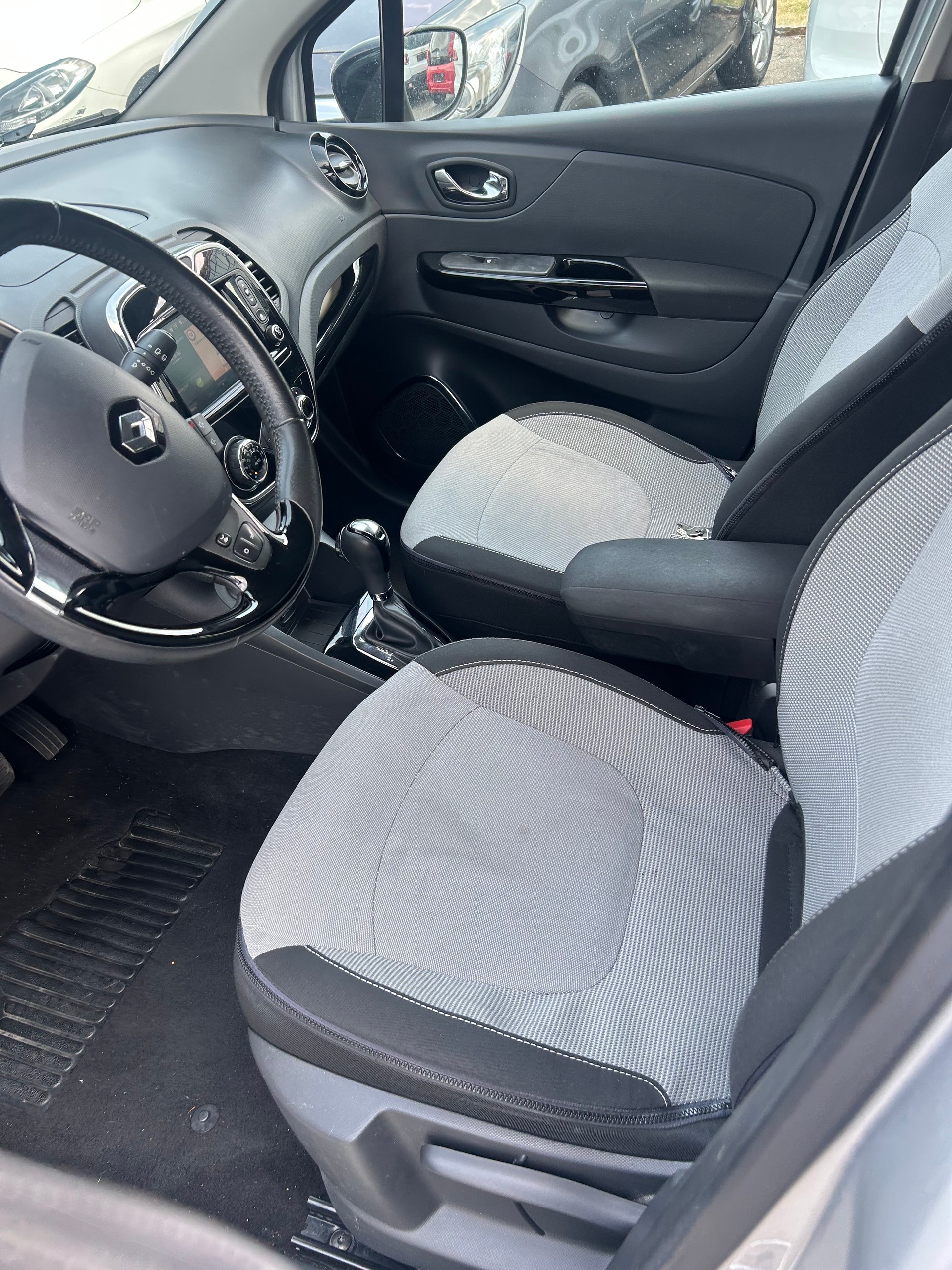 RENAULT Captur 1.2 T 16V Swiss Edition EDC-image-1