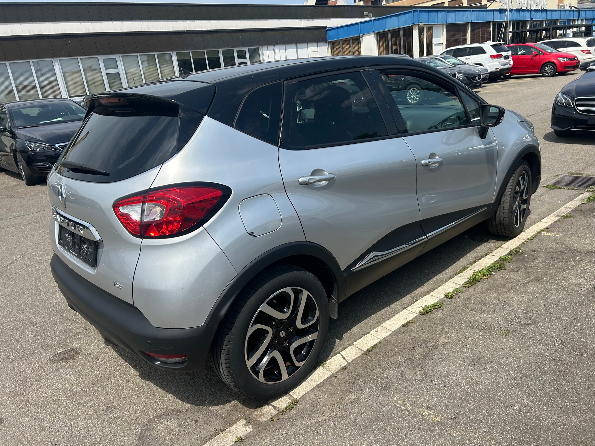 RENAULT Captur 1.2 T 16V Swiss Edition EDC-image-6