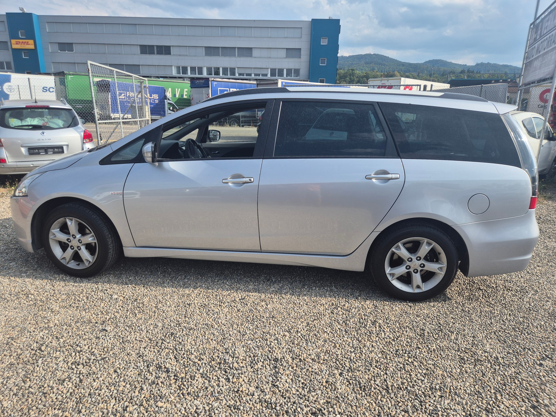 MITSUBISHI GRANDIS-image-6