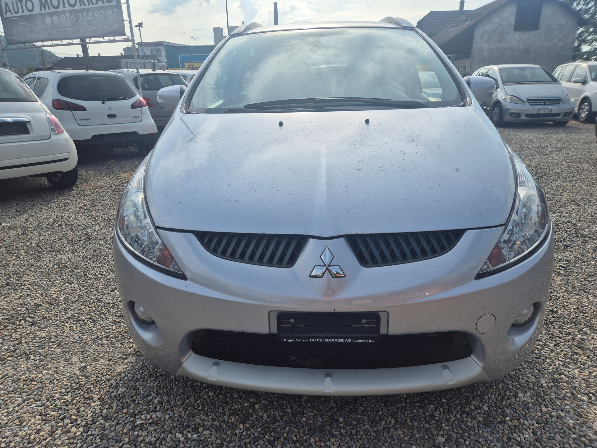 MITSUBISHI GRANDIS-image-2