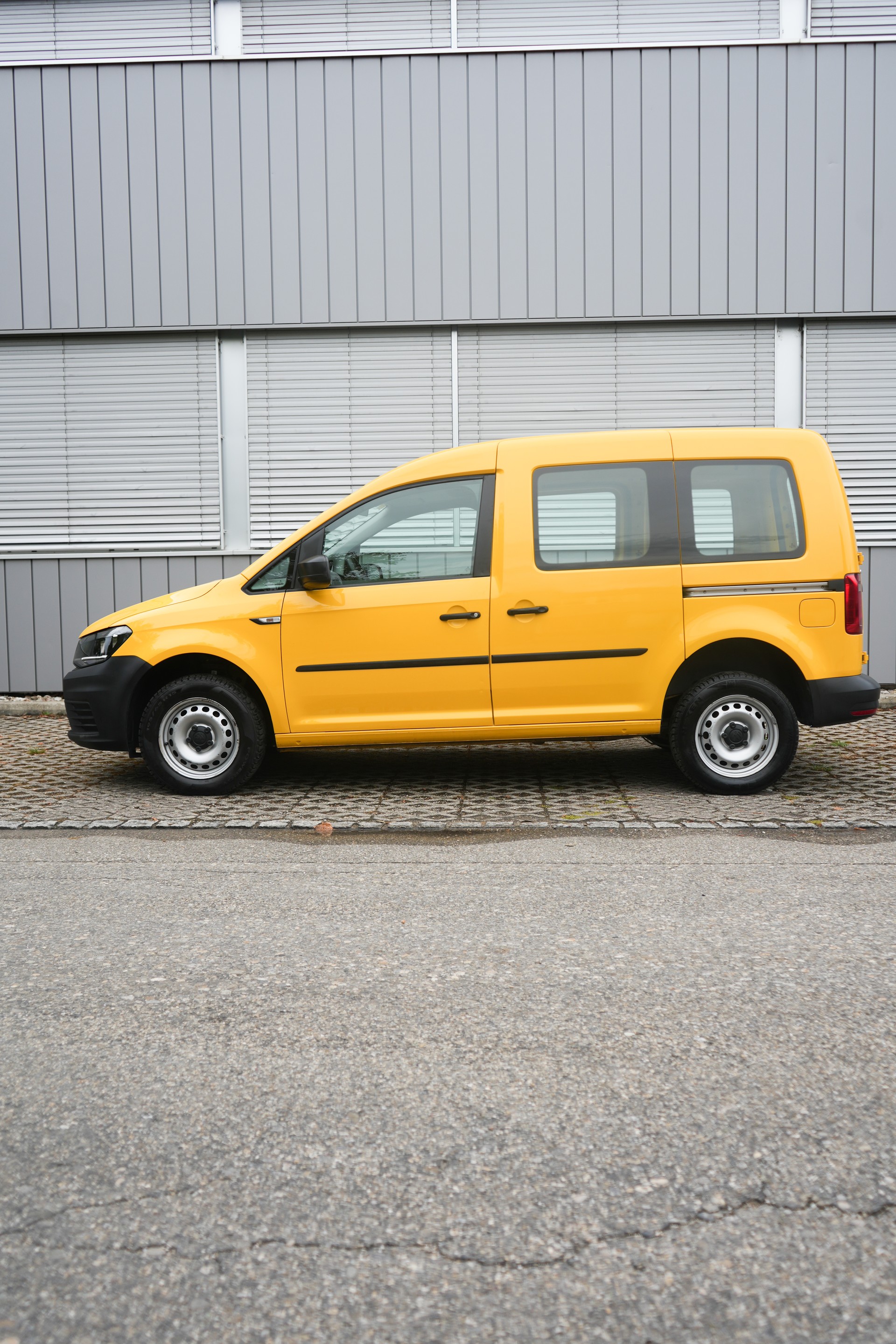 VW Caddy 2.0TDI 4Motion BlueMotion Technology-image-7