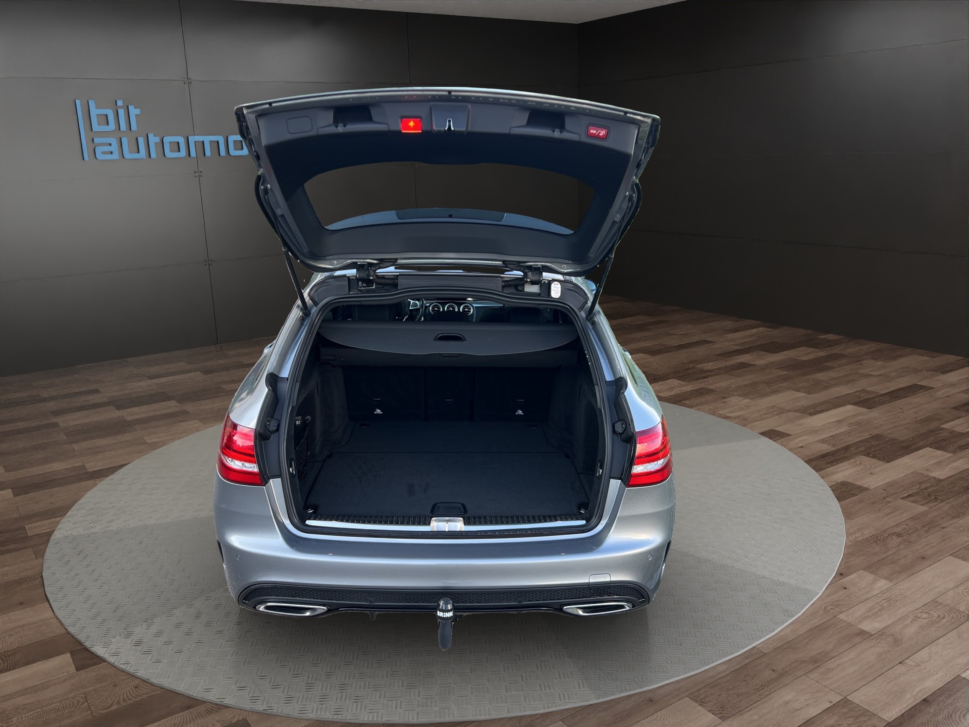 MERCEDES-BENZ C 250 d AMG Line 4Matic 9G-Tronic-image-6