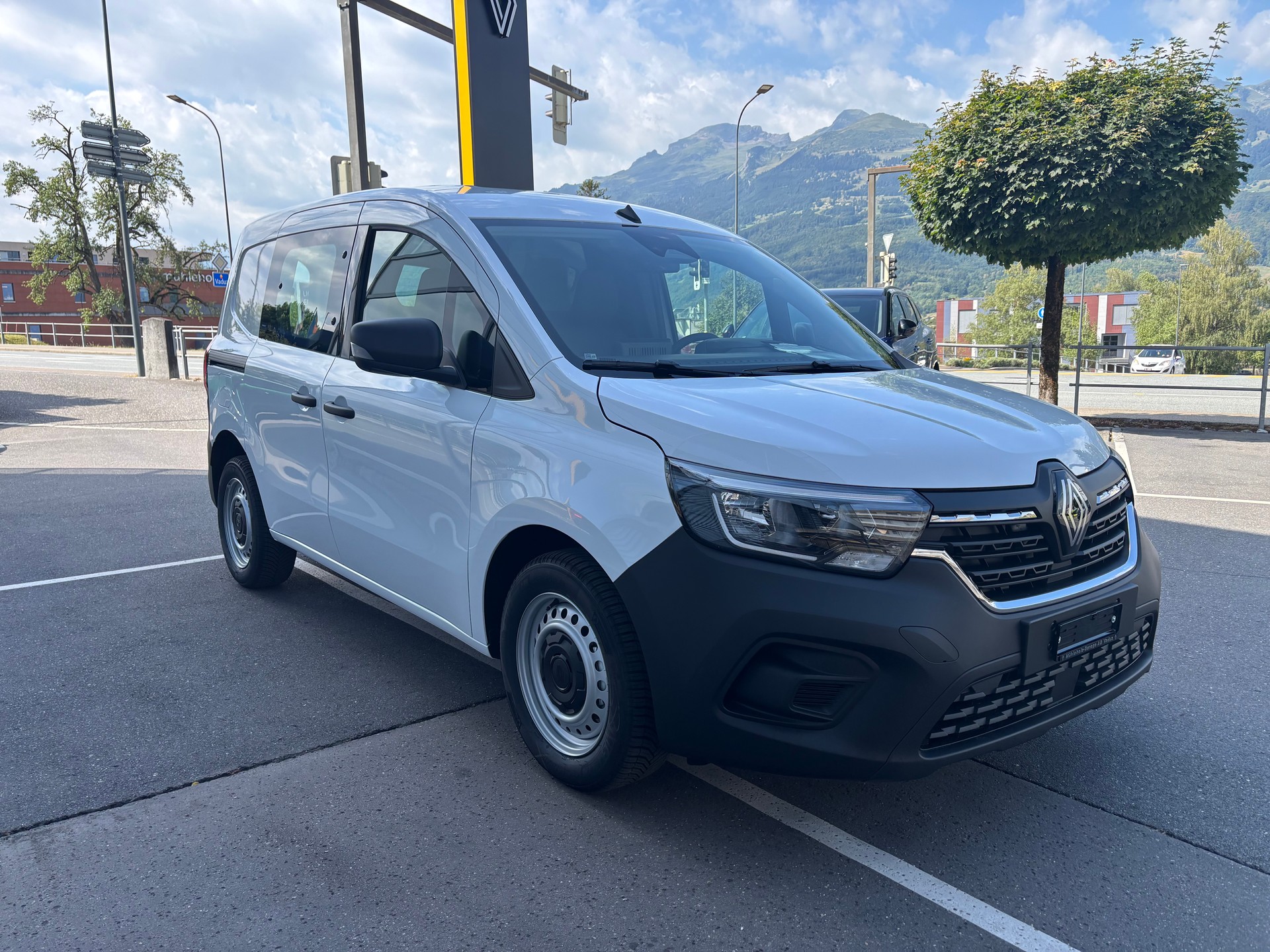 RENAULT Kangoo Van Extra TCE 130-image-1