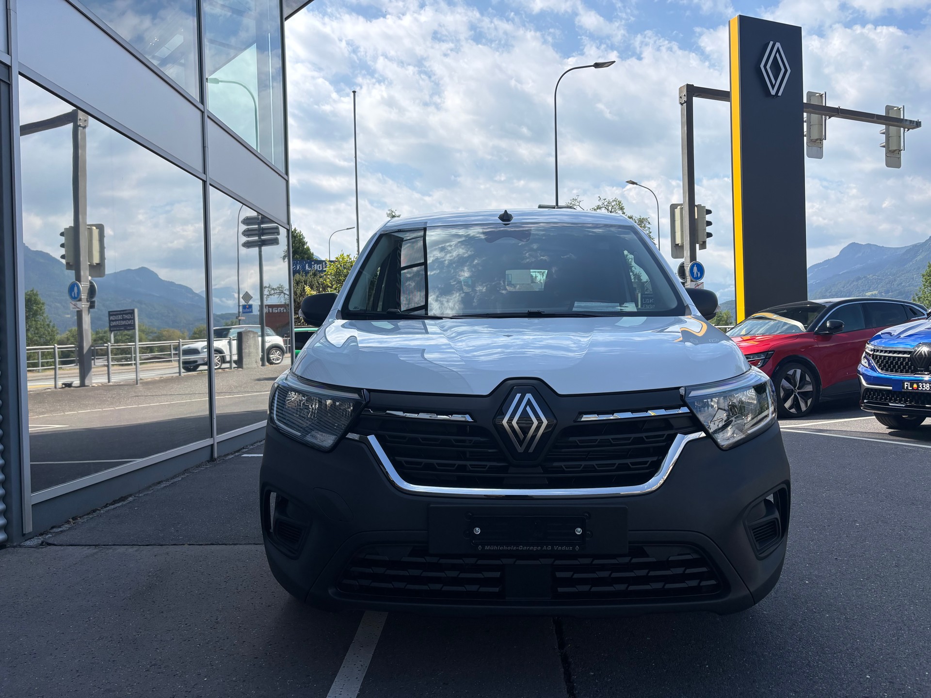 RENAULT Kangoo Van Extra TCE 130-image-2