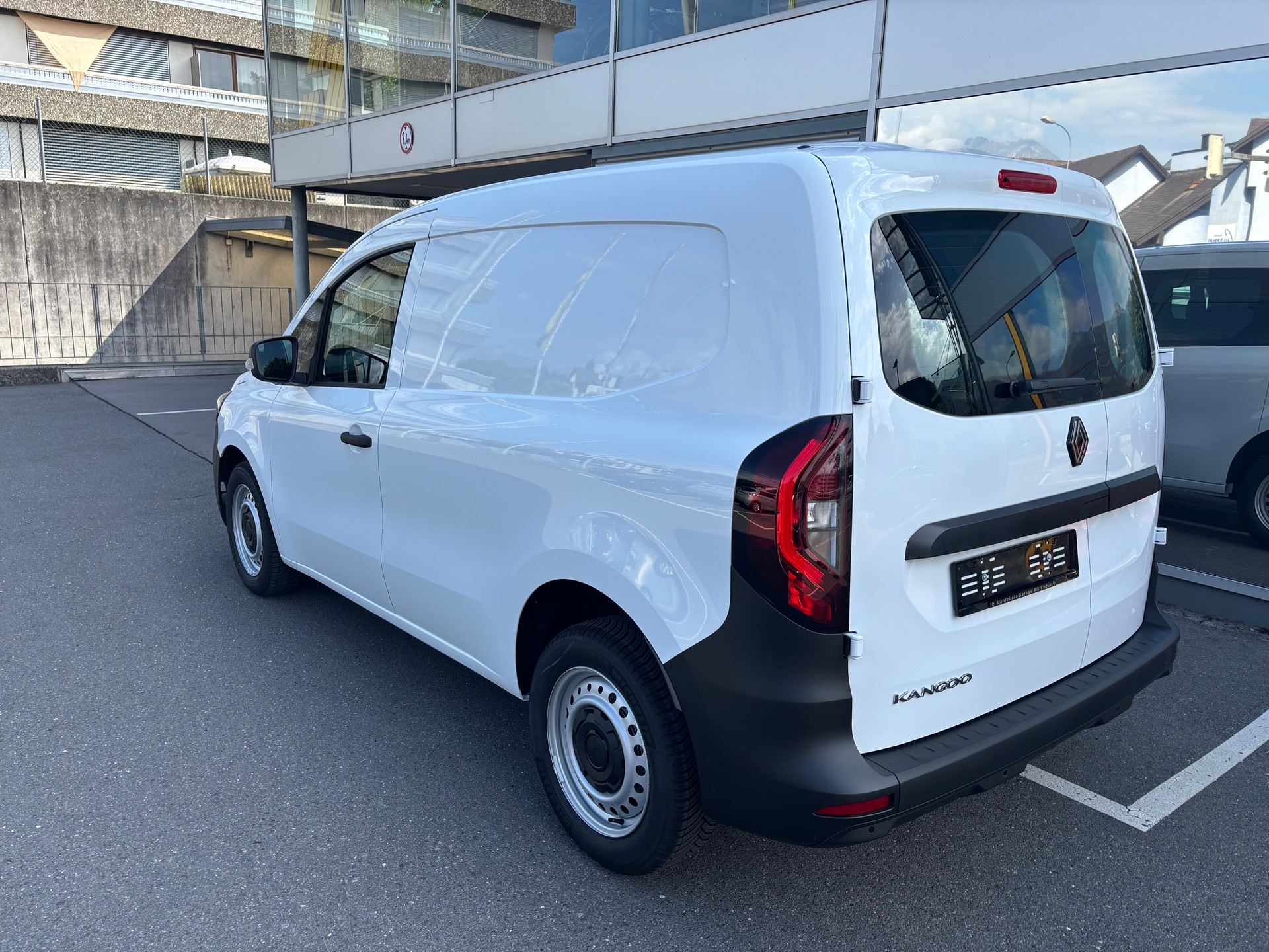 RENAULT Kangoo Van Extra TCE 130-image-3
