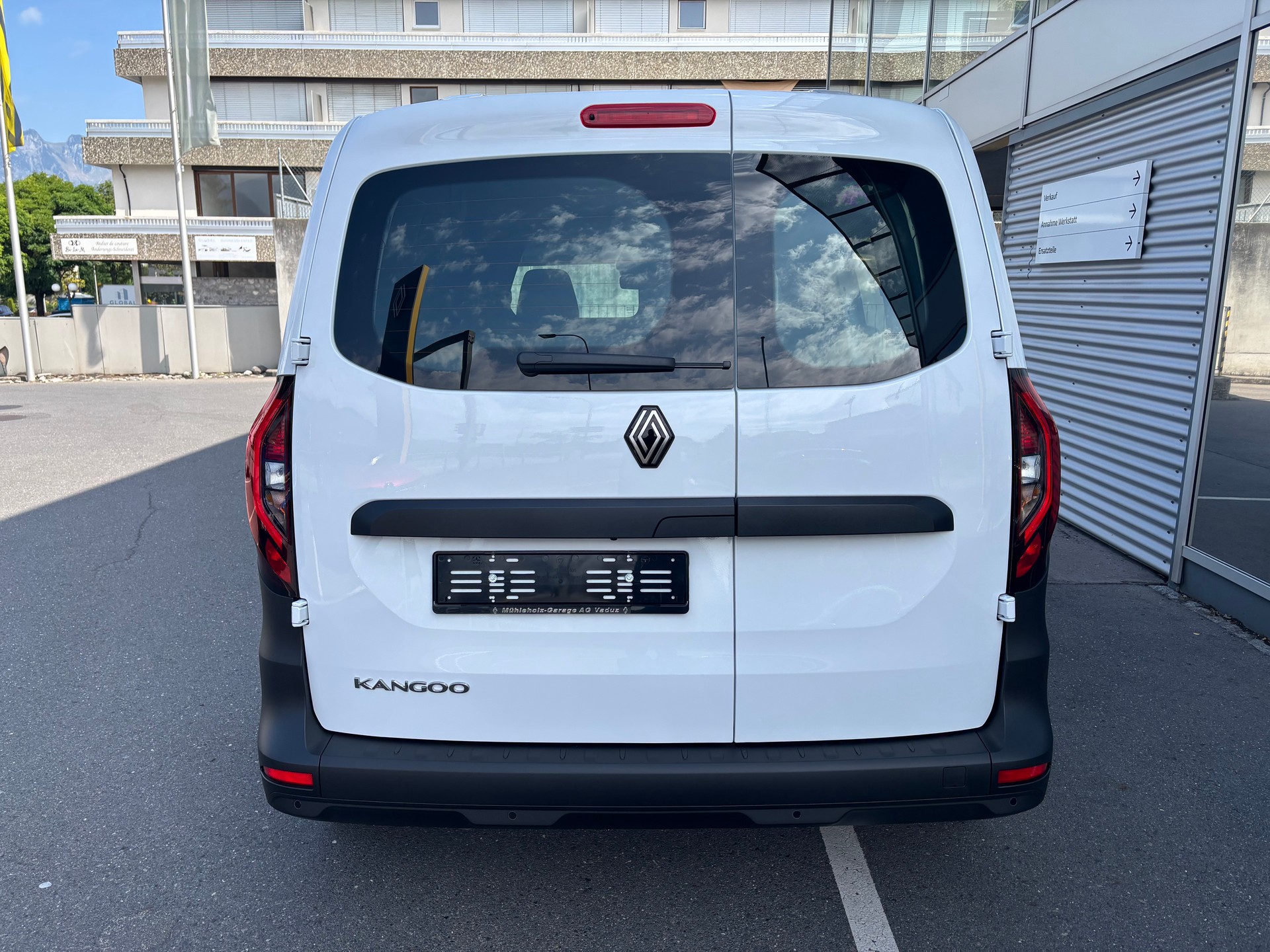 RENAULT Kangoo Van Extra TCE 130-image-4