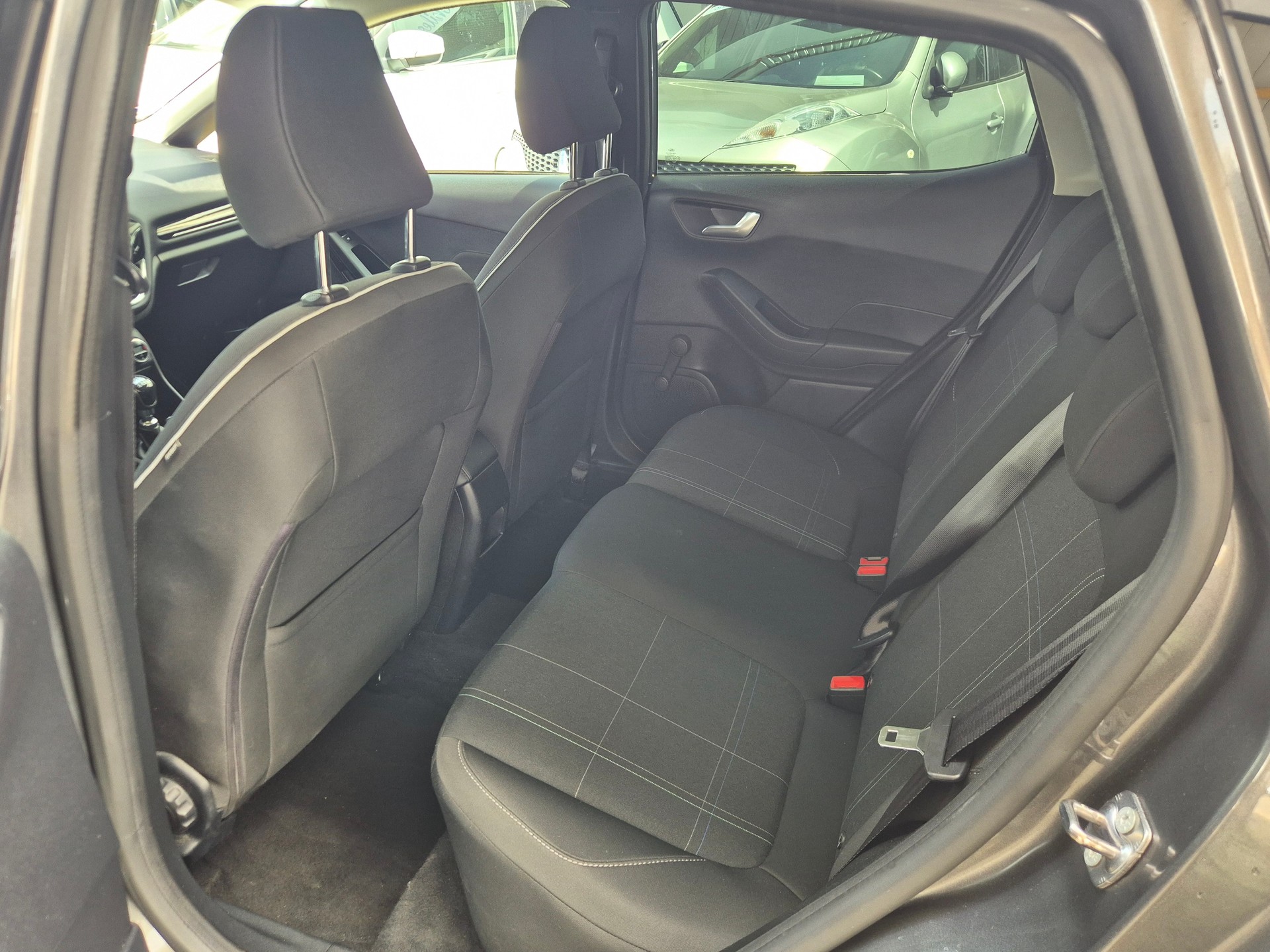 FORD Fiesta 1.0 SCTi Titanium-image-13