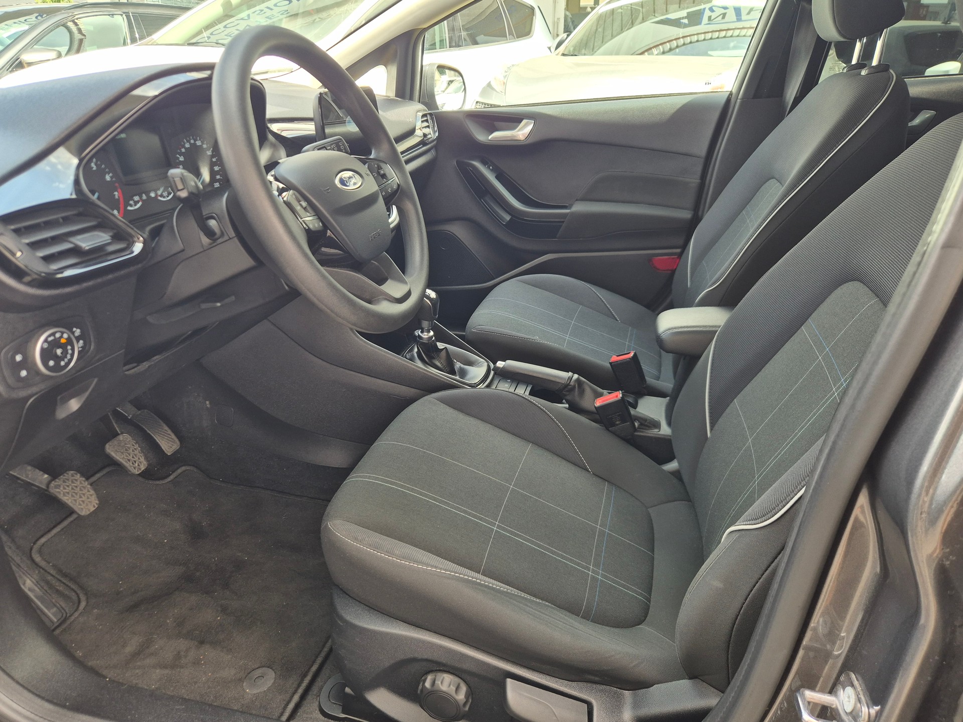 FORD Fiesta 1.0 SCTi Titanium-image-6