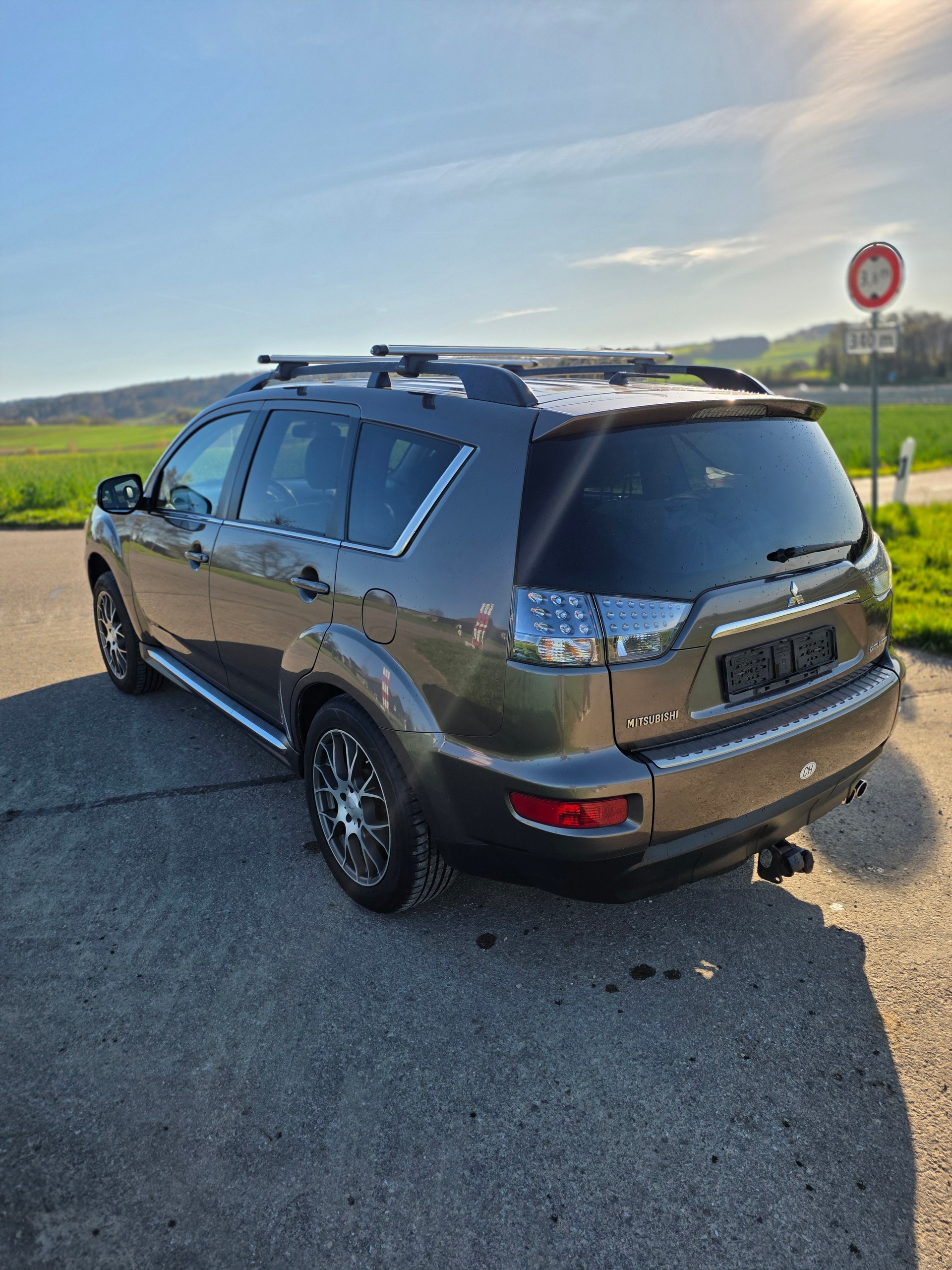 MITSUBISHI Outlander 2.2 DID Navigator 4WD TC-SST-image-6