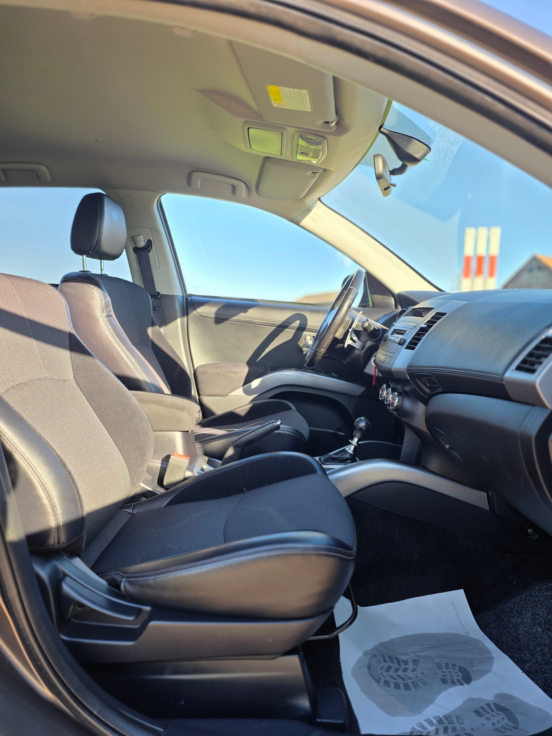 MITSUBISHI Outlander 2.2 DID Navigator 4WD TC-SST-image-13