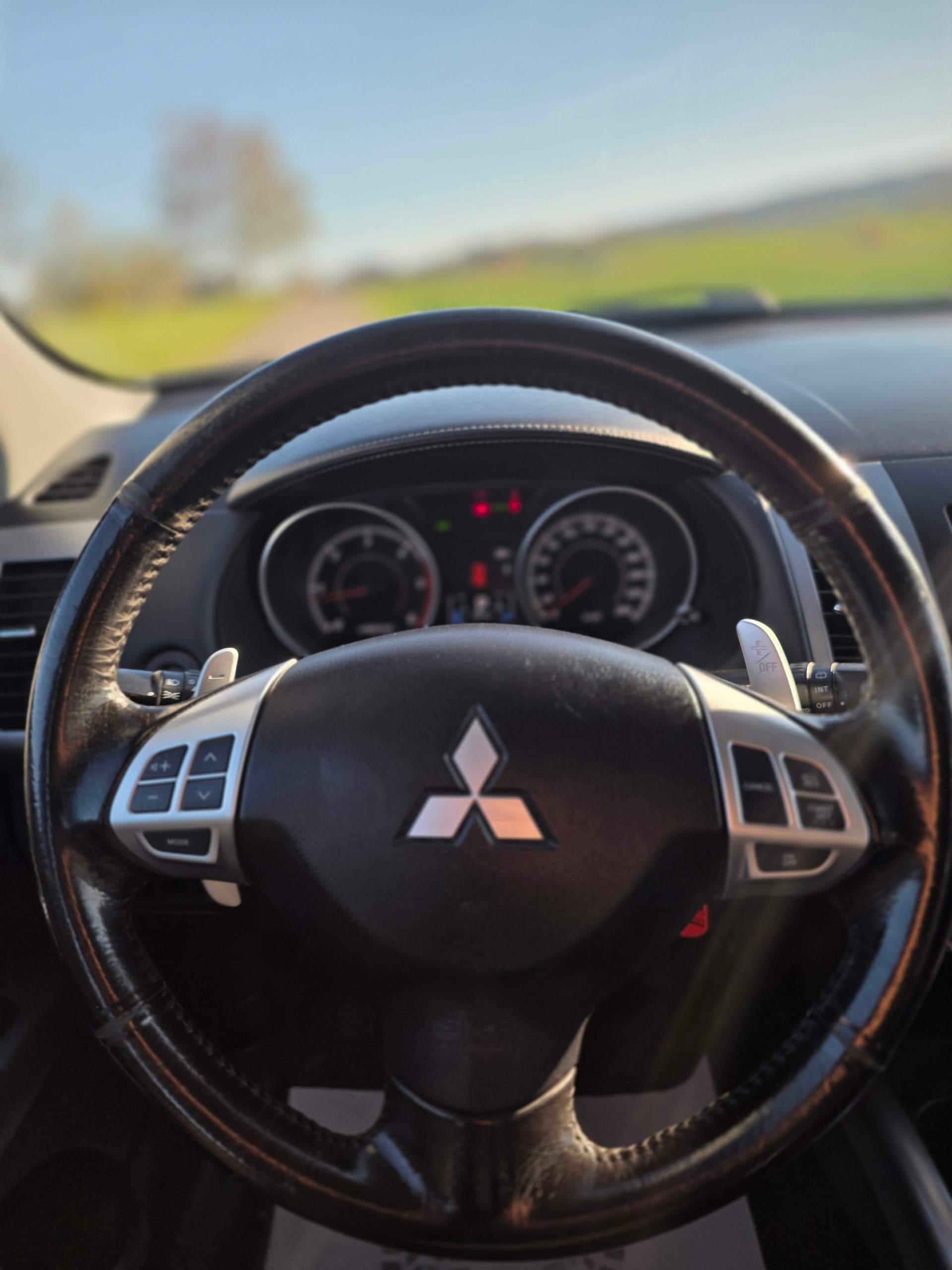 MITSUBISHI Outlander 2.2 DID Navigator 4WD TC-SST-image-11