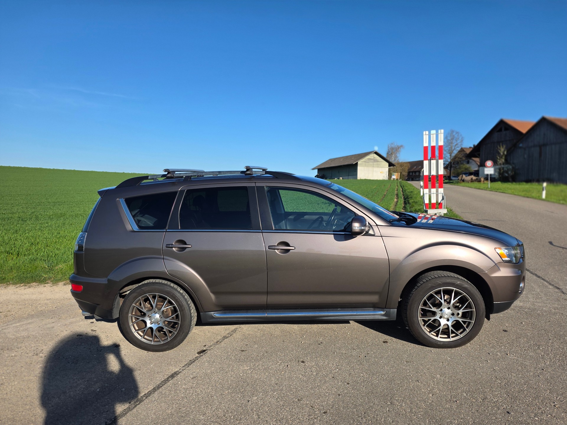 MITSUBISHI Outlander 2.2 DID Navigator 4WD TC-SST-image-2