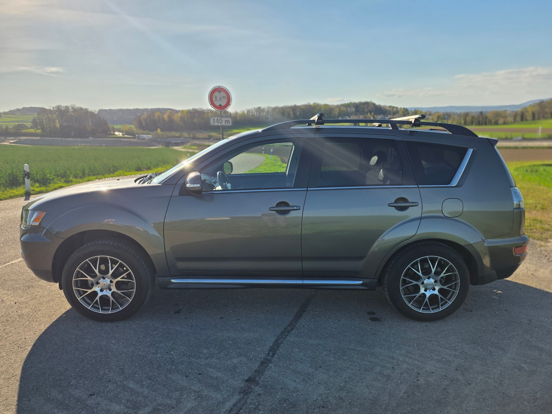 MITSUBISHI Outlander 2.2 DID Navigator 4WD TC-SST-image-7