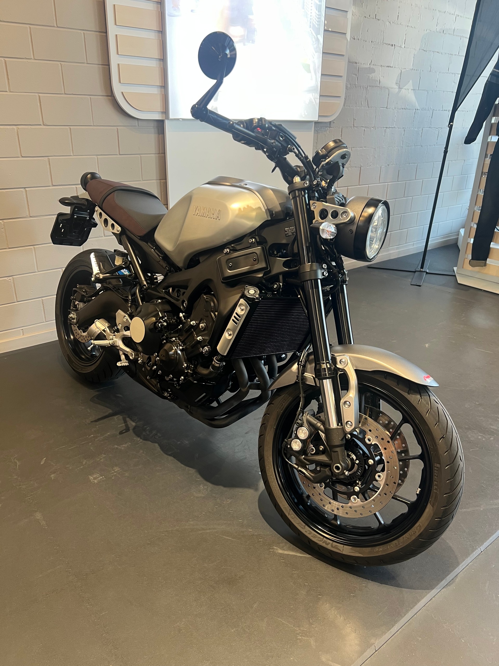 YAMAHA XSR 900-image-4