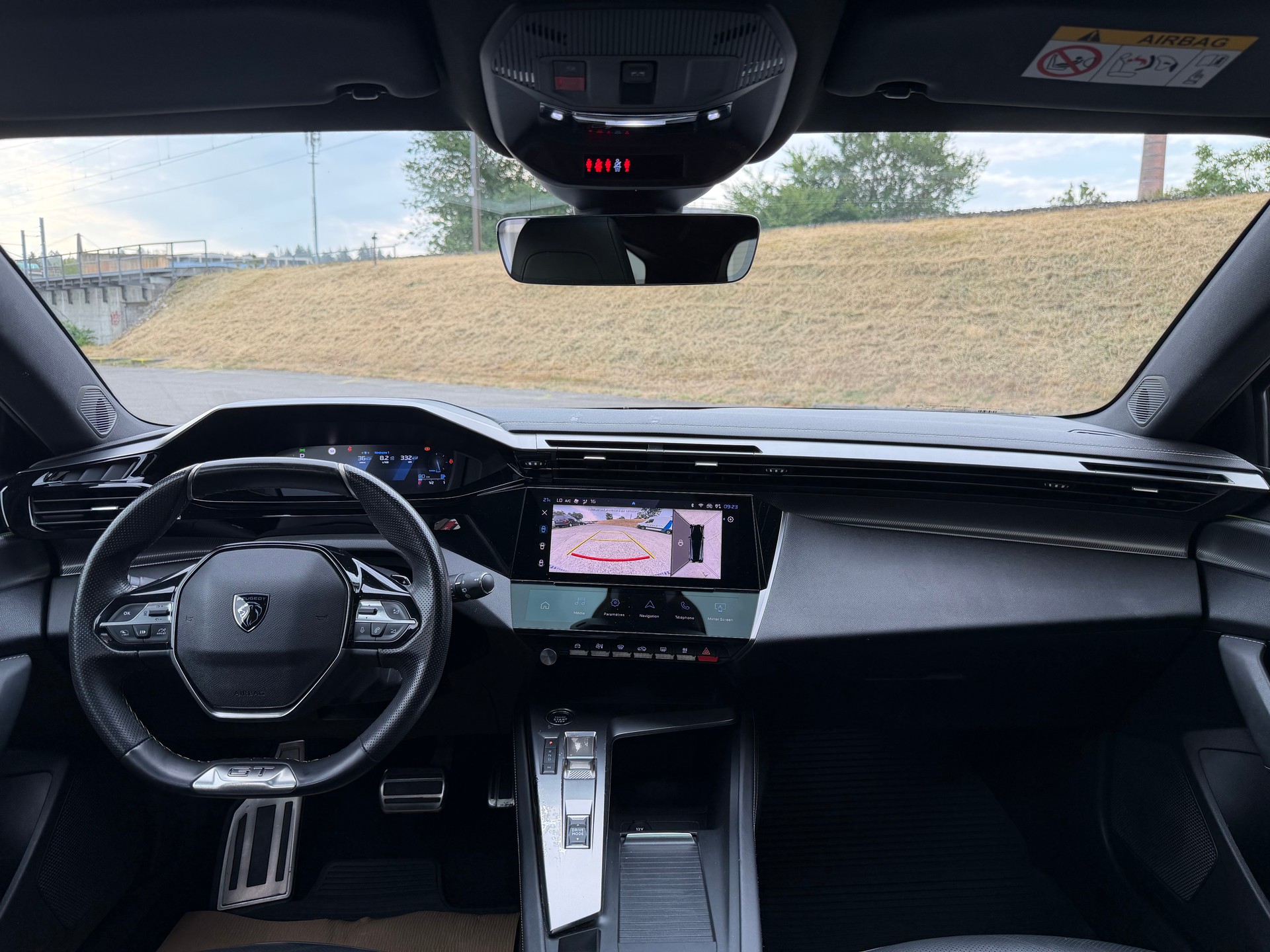 PEUGEOT 308 SW 1.2 Pure Tech GT Pack EAT8-image-13