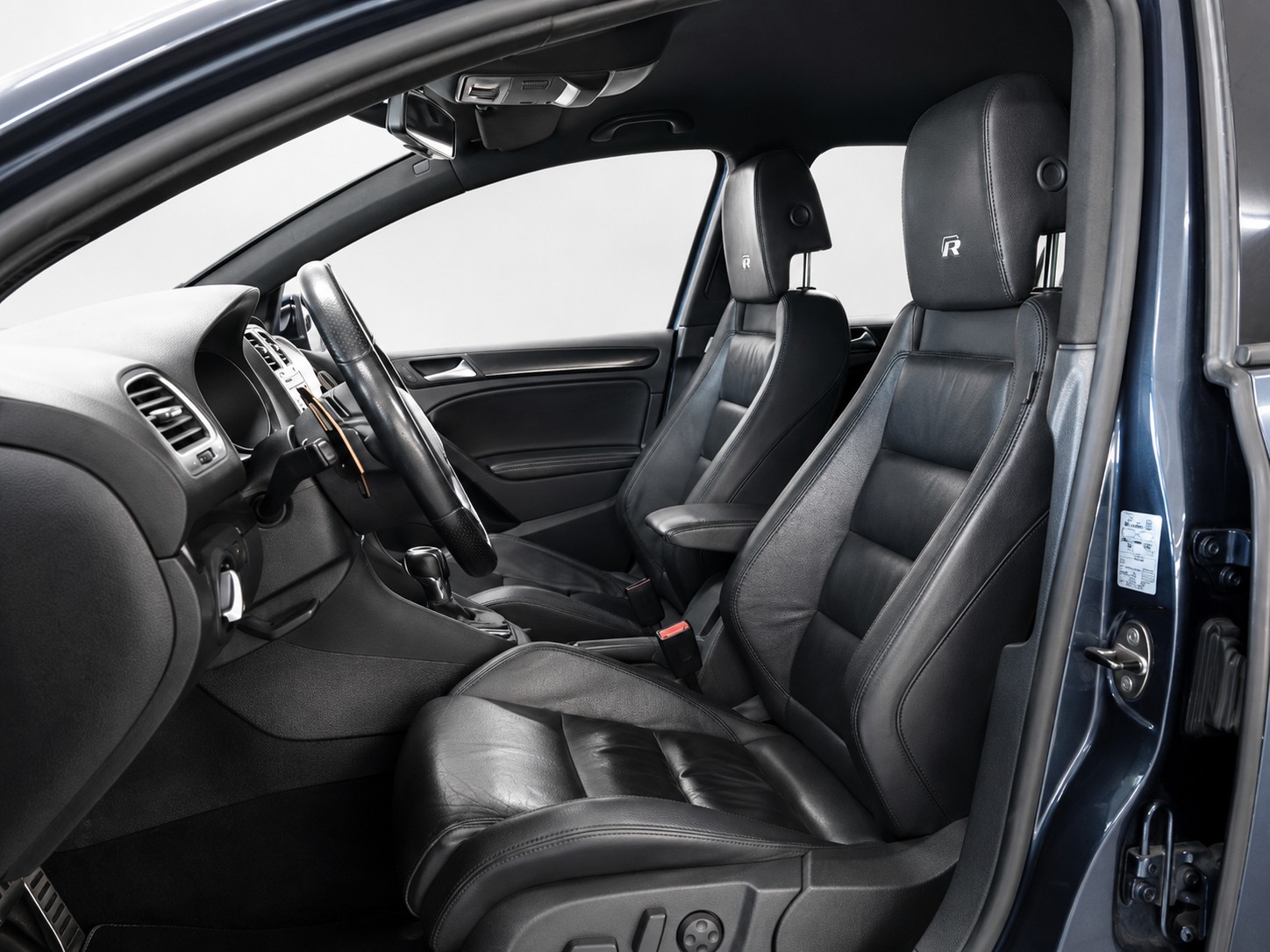 VW 2.0 TSI R DSG 4motion-image-9