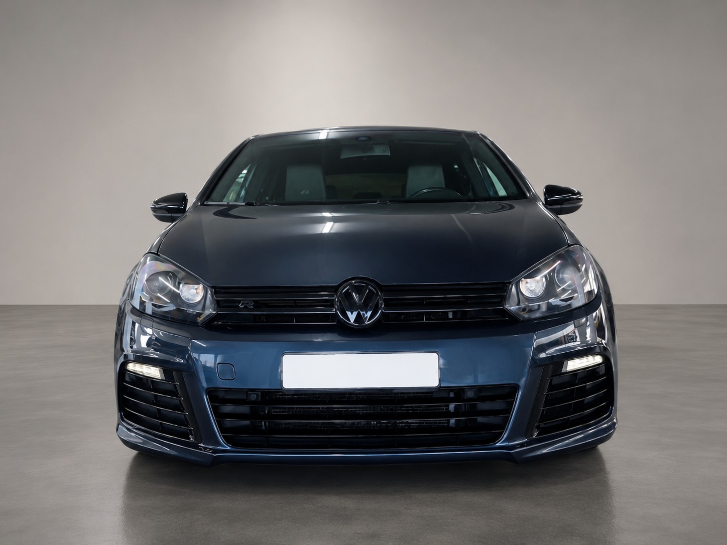 VW 2.0 TSI R DSG 4motion-image-1