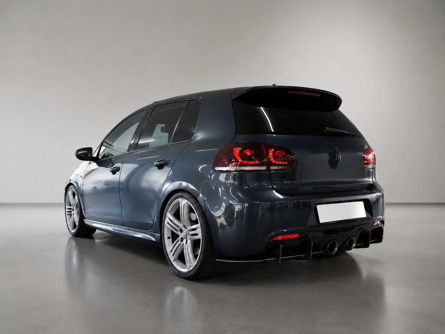 VW 2.0 TSI R DSG 4motion-image-6
