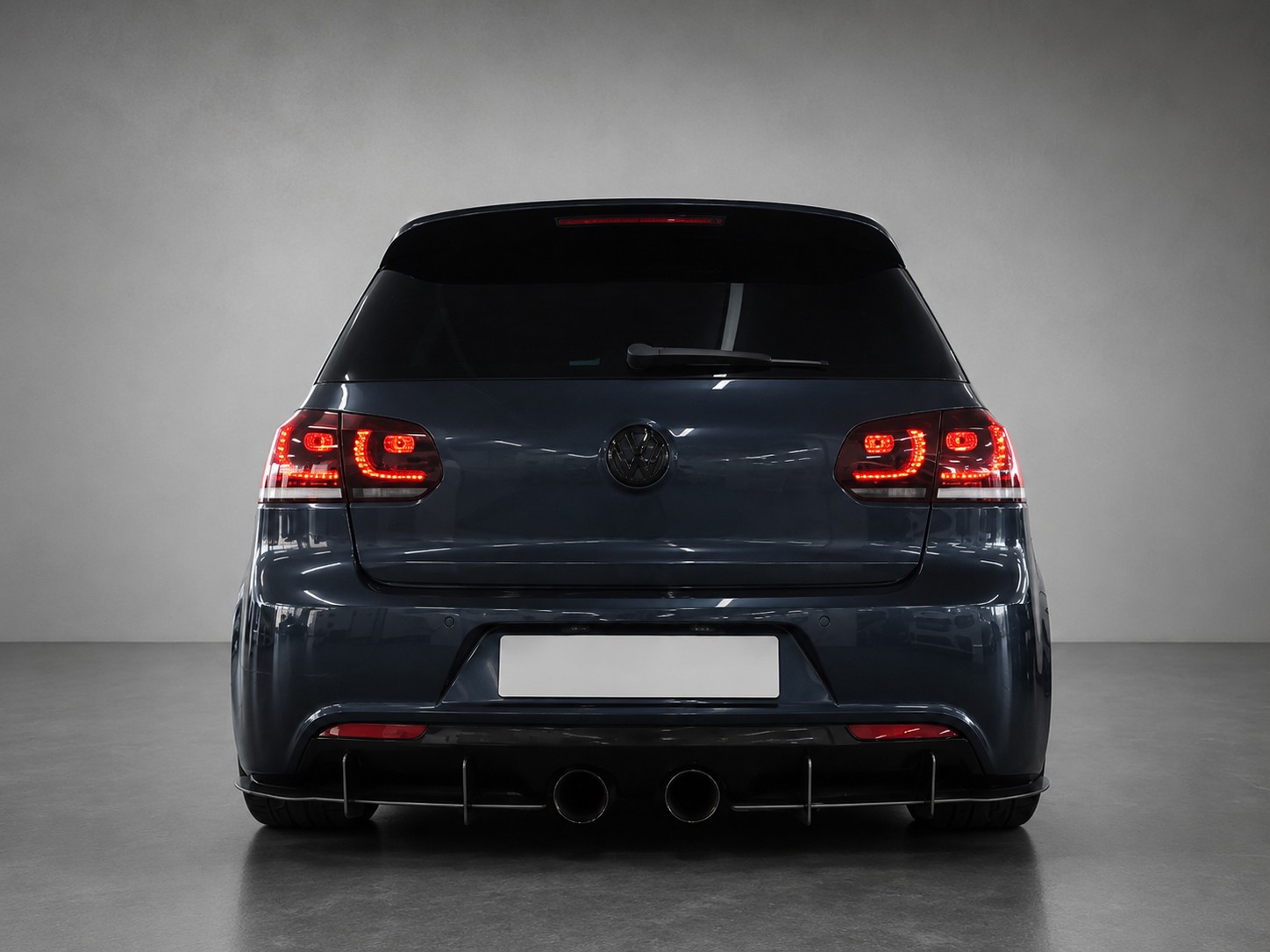 VW 2.0 TSI R DSG 4motion-image-5